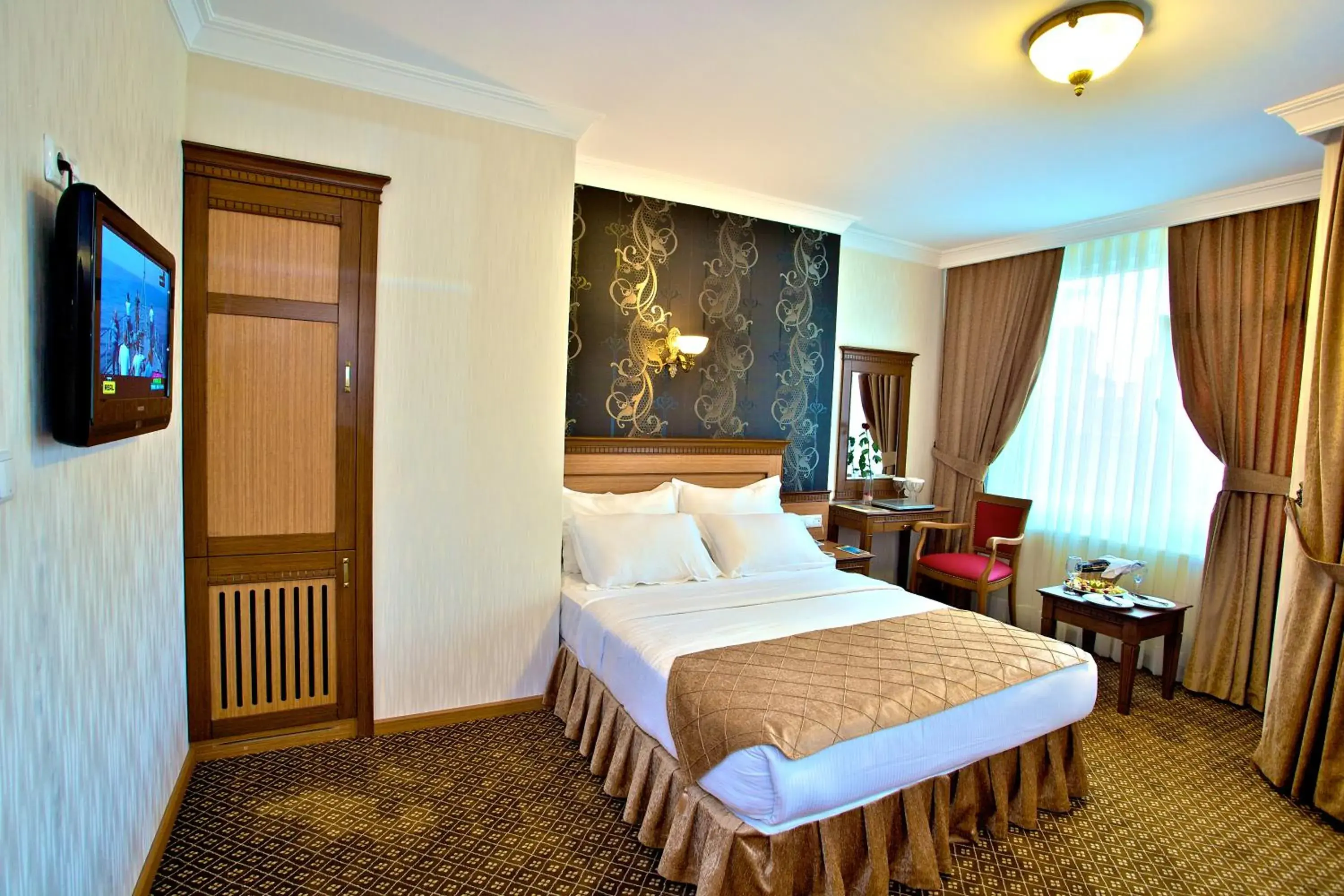Massage, Bed in Grand Unal Hotel Massage, Bed in Grand Unal Hotel