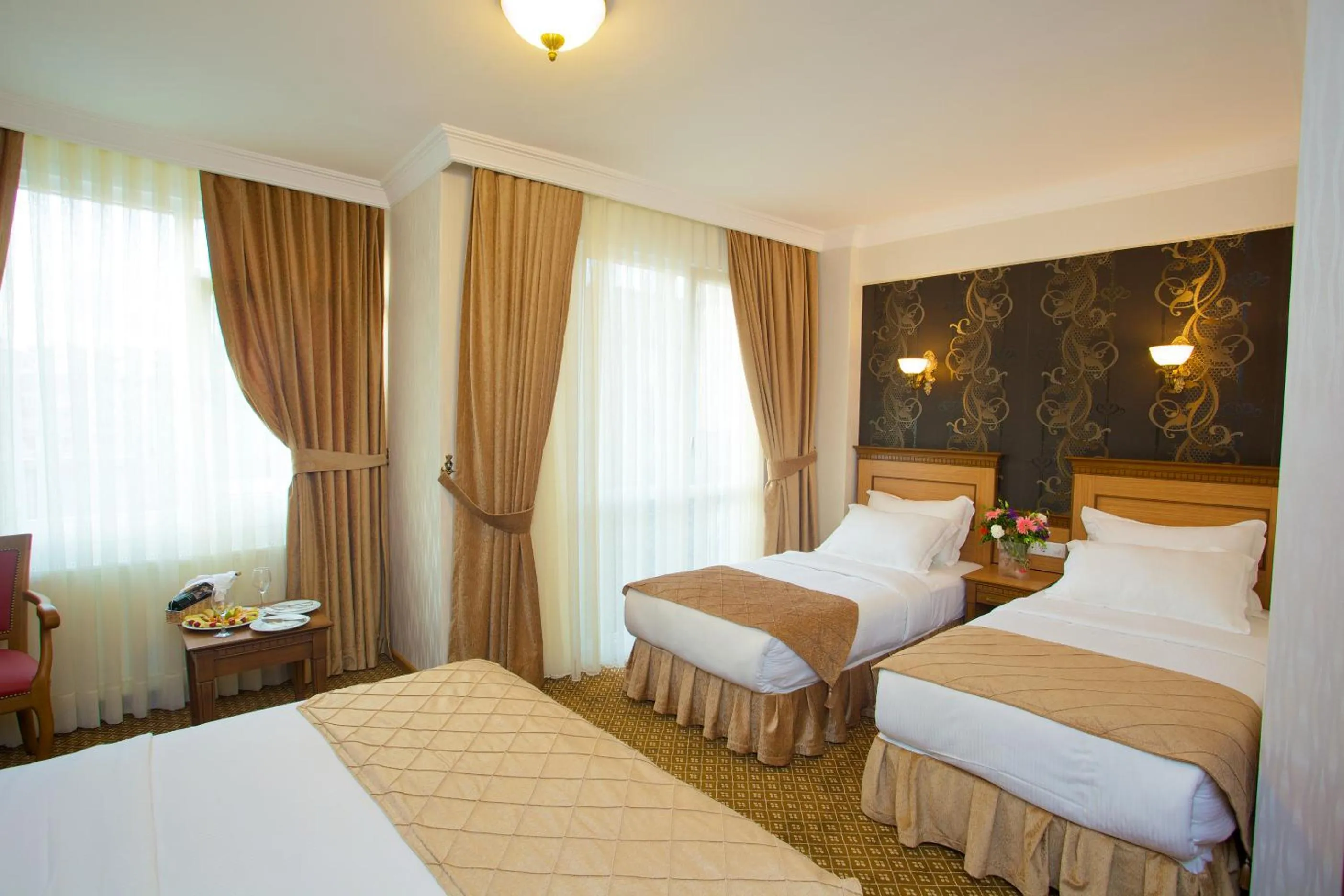 Photo of the whole room, Bed in Grand Unal Hotel