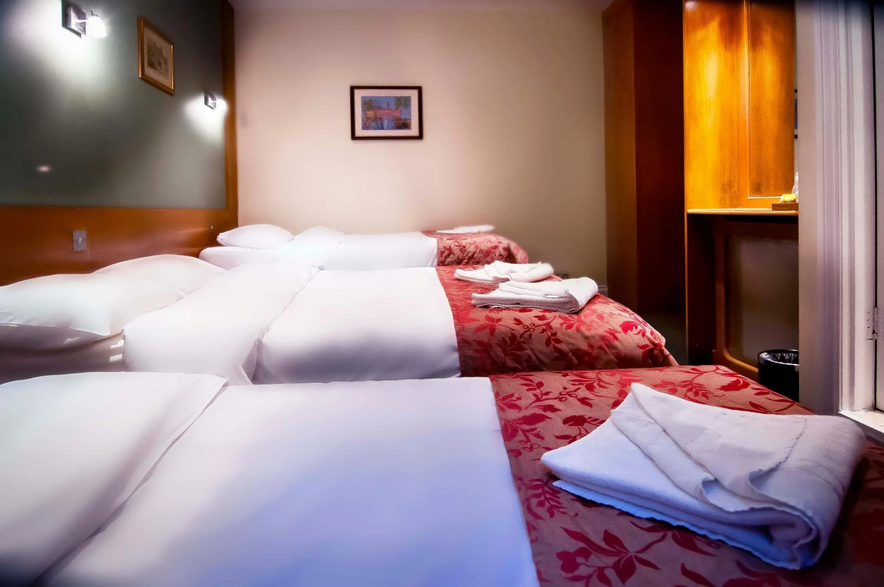 Photo of the whole room, Bed in Westbury Hotel