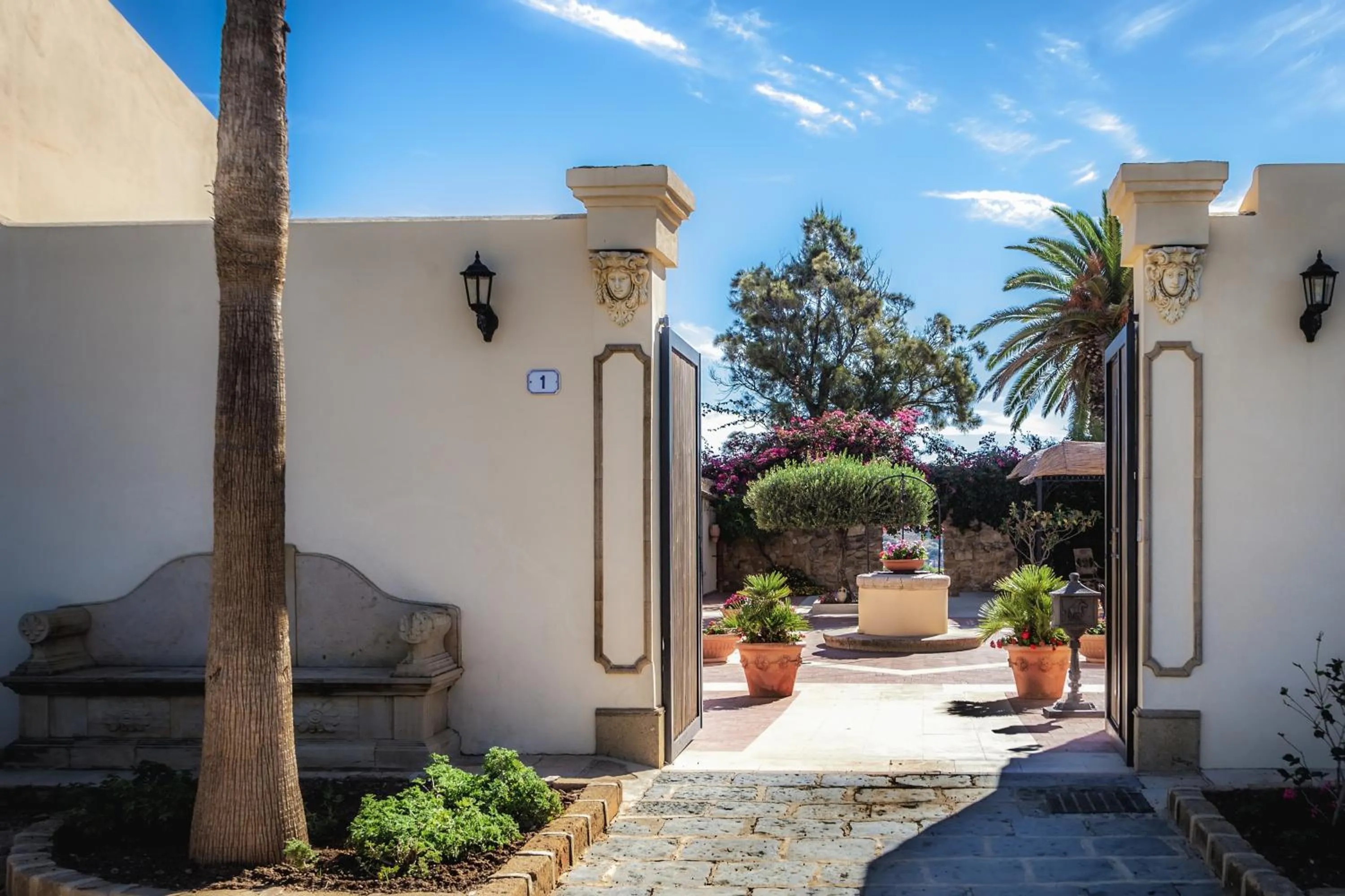 Facade/entrance in Hotel Foresteria Baglio Della Luna