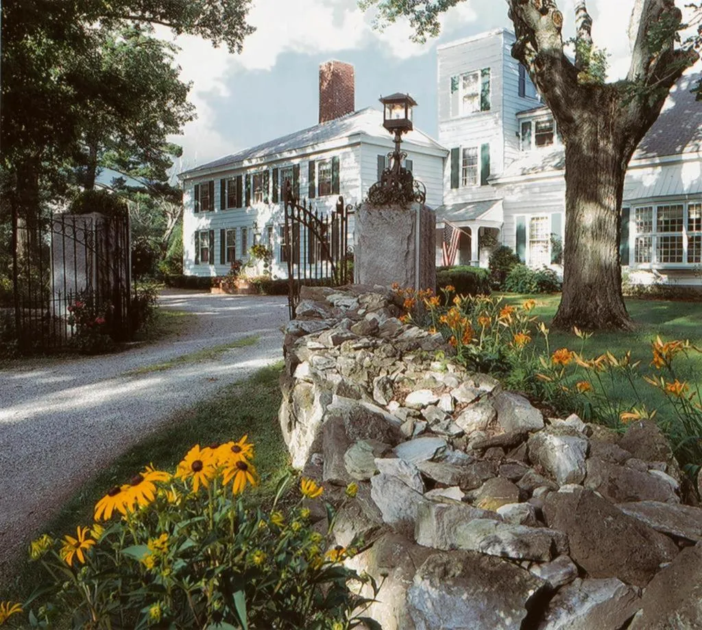 Facade/entrance in The INN at Ormsby Hill