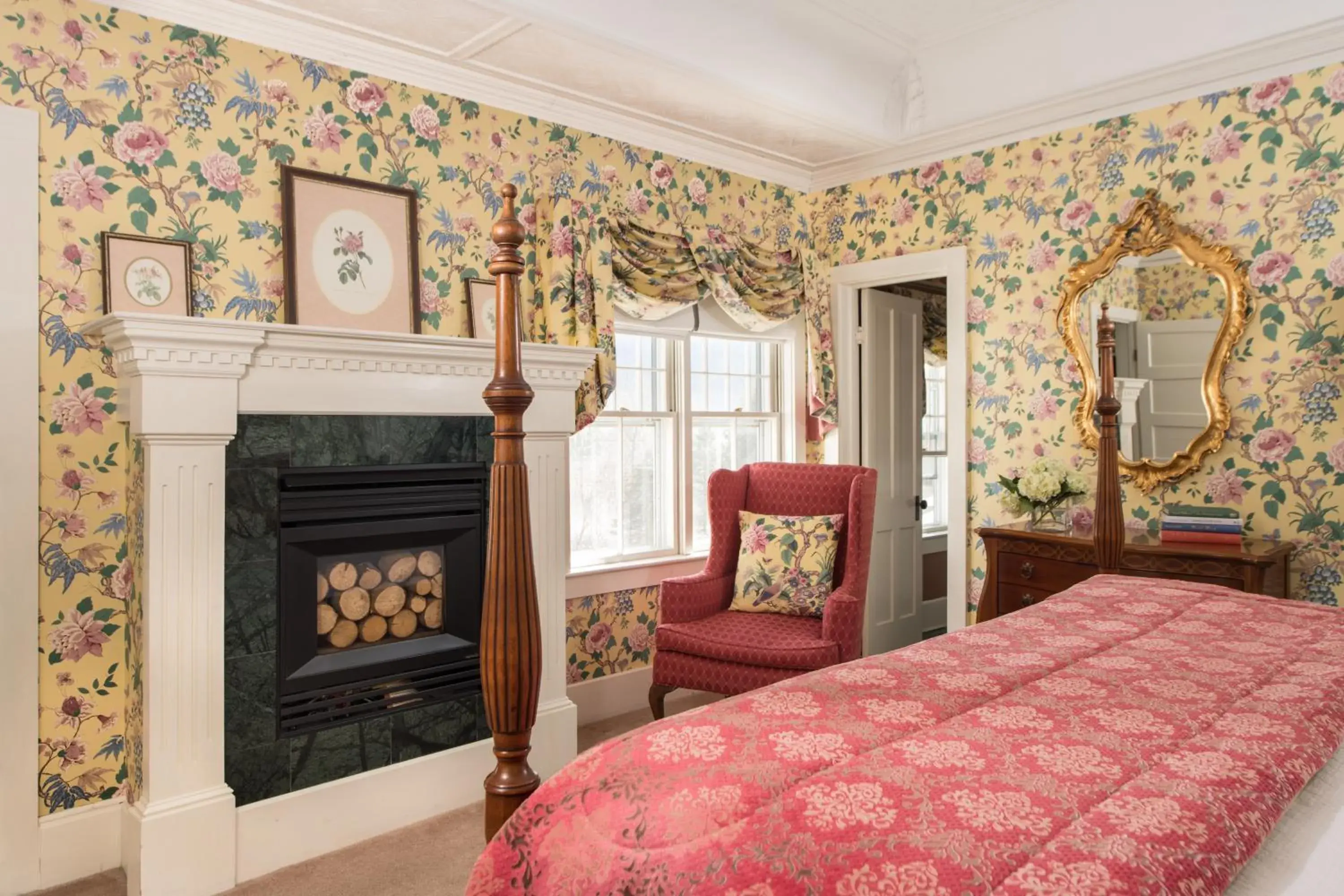 The Frances Suite in The INN at Ormsby Hill The Frances Suite in The INN at Ormsby Hill