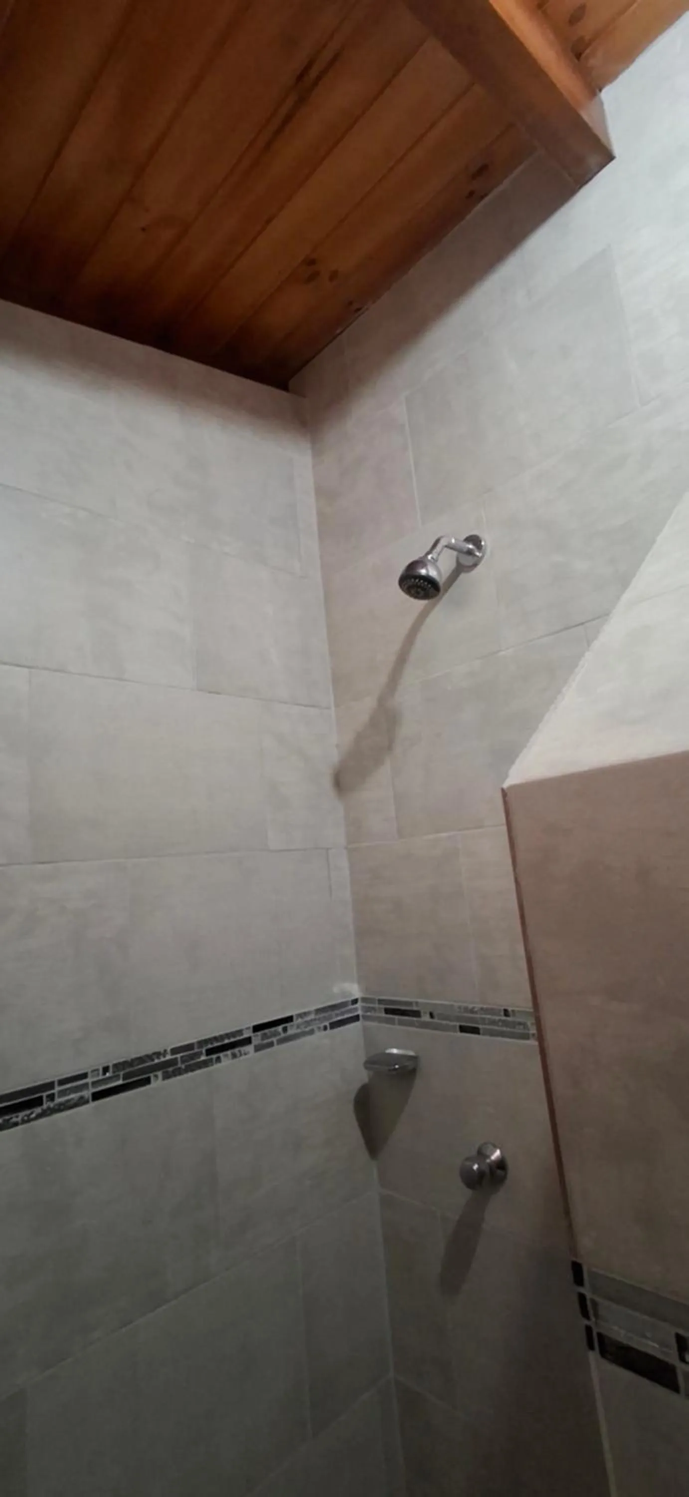 Shower in Casa del Montañero
