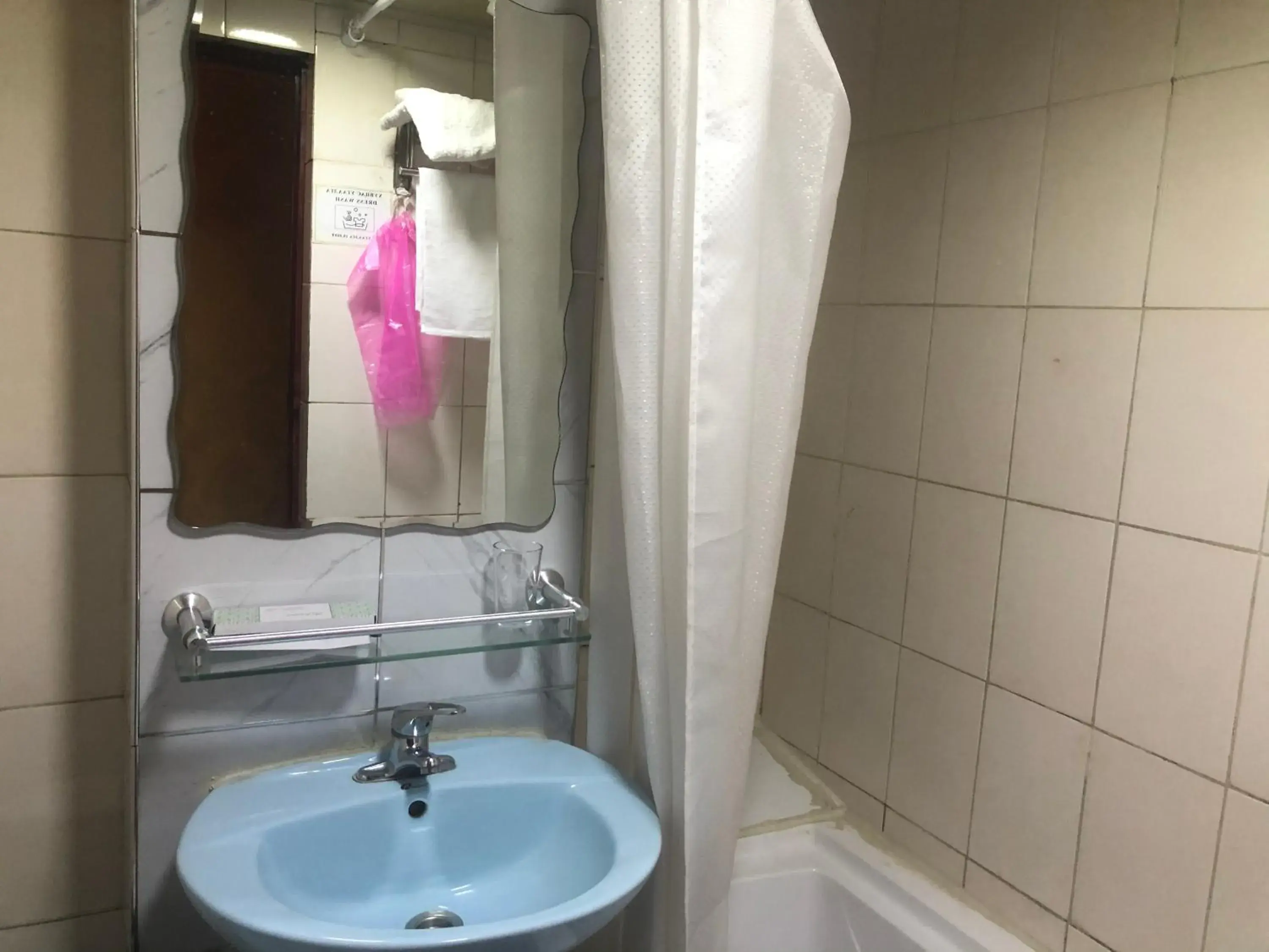 Economy Single Room in Land Hotel Economy Single Room in Land Hotel