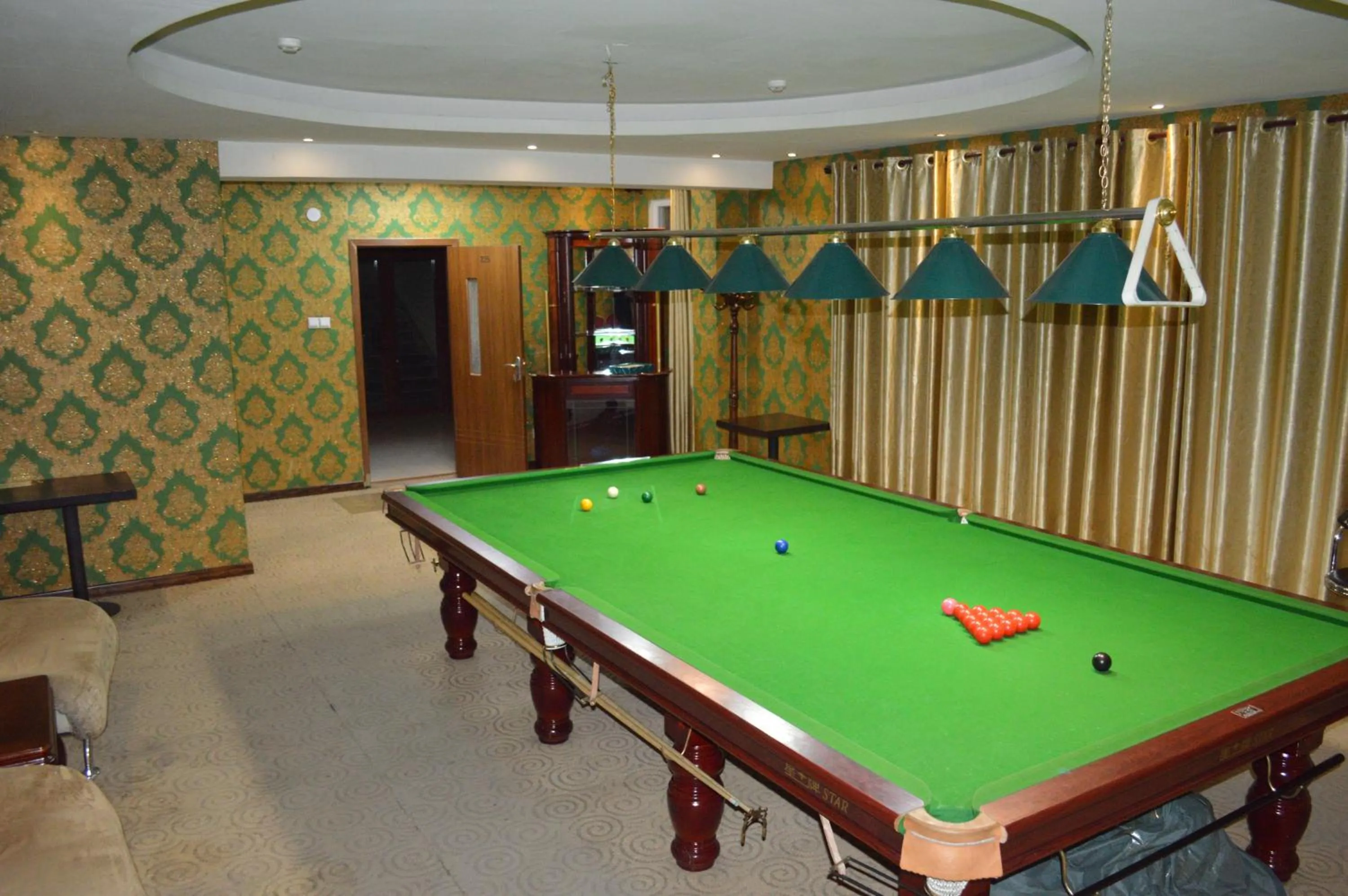 Billiard in Land Hotel