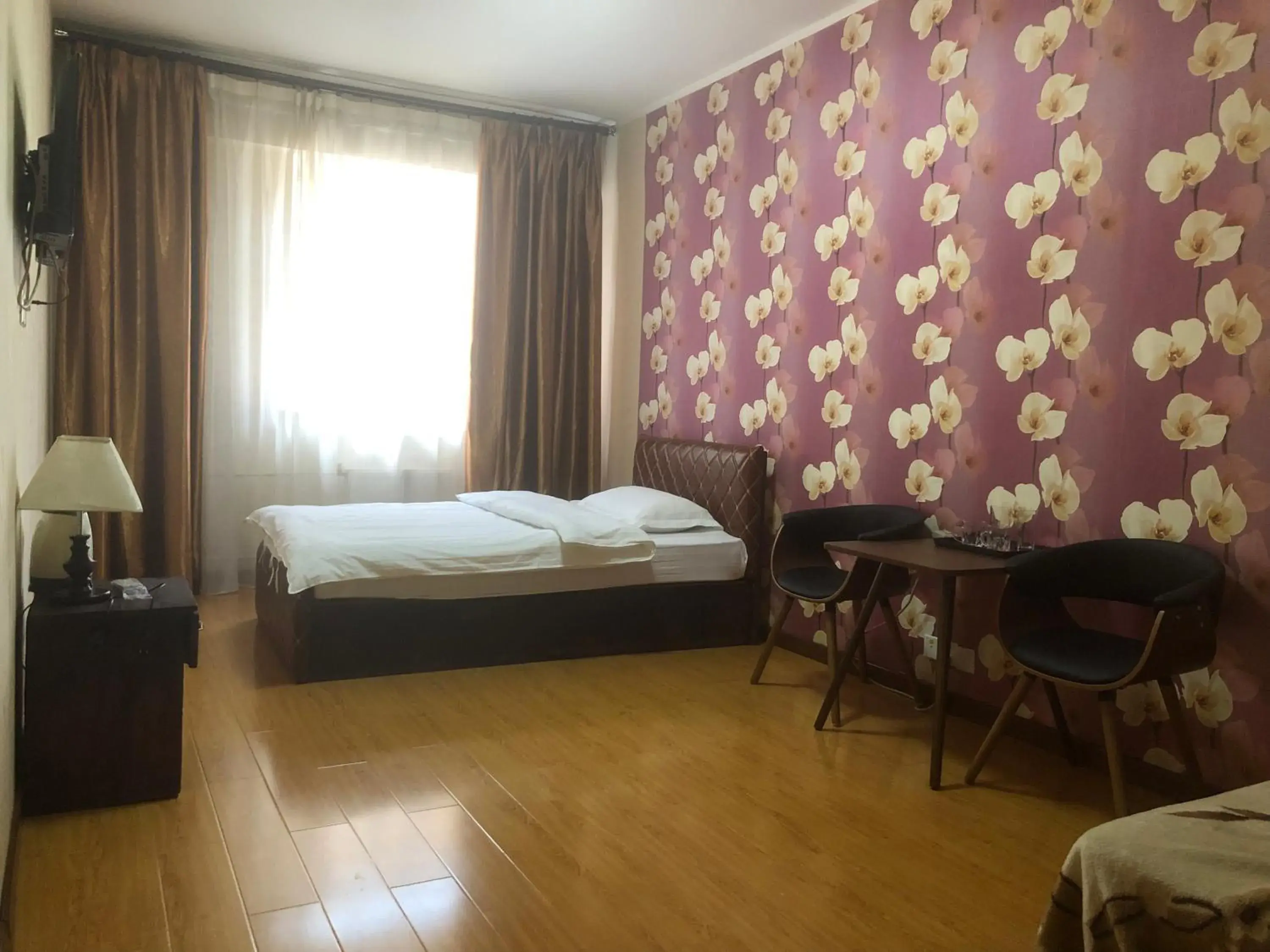 Single Room with Private Bathroom in Land Hotel Single Room with Private Bathroom in Land Hotel