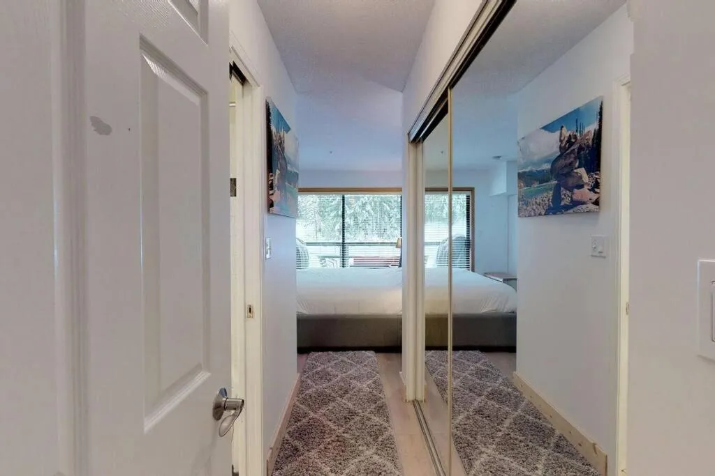 Other, Bed in Powderhorn by Whistler Blackcomb Vacation Rentals