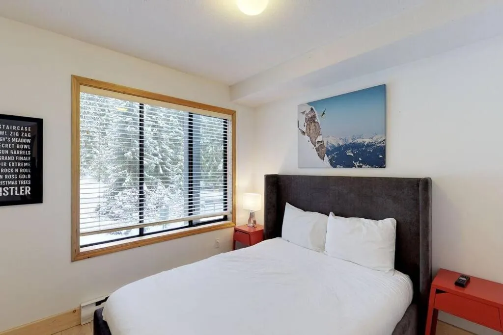 Other, Bed in Powderhorn by Whistler Blackcomb Vacation Rentals