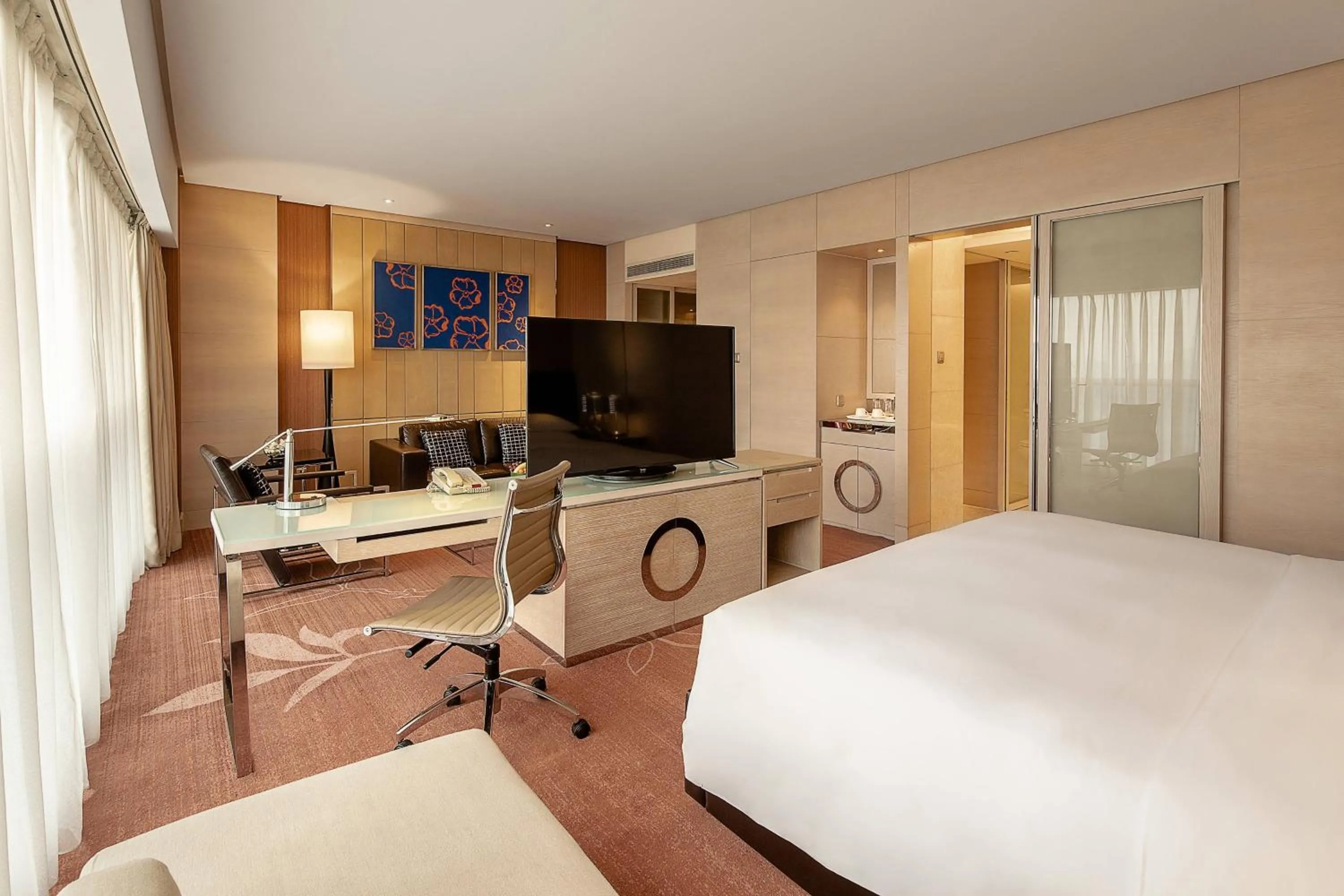 Bedroom, Bed in Renaissance Chengdu Hotel