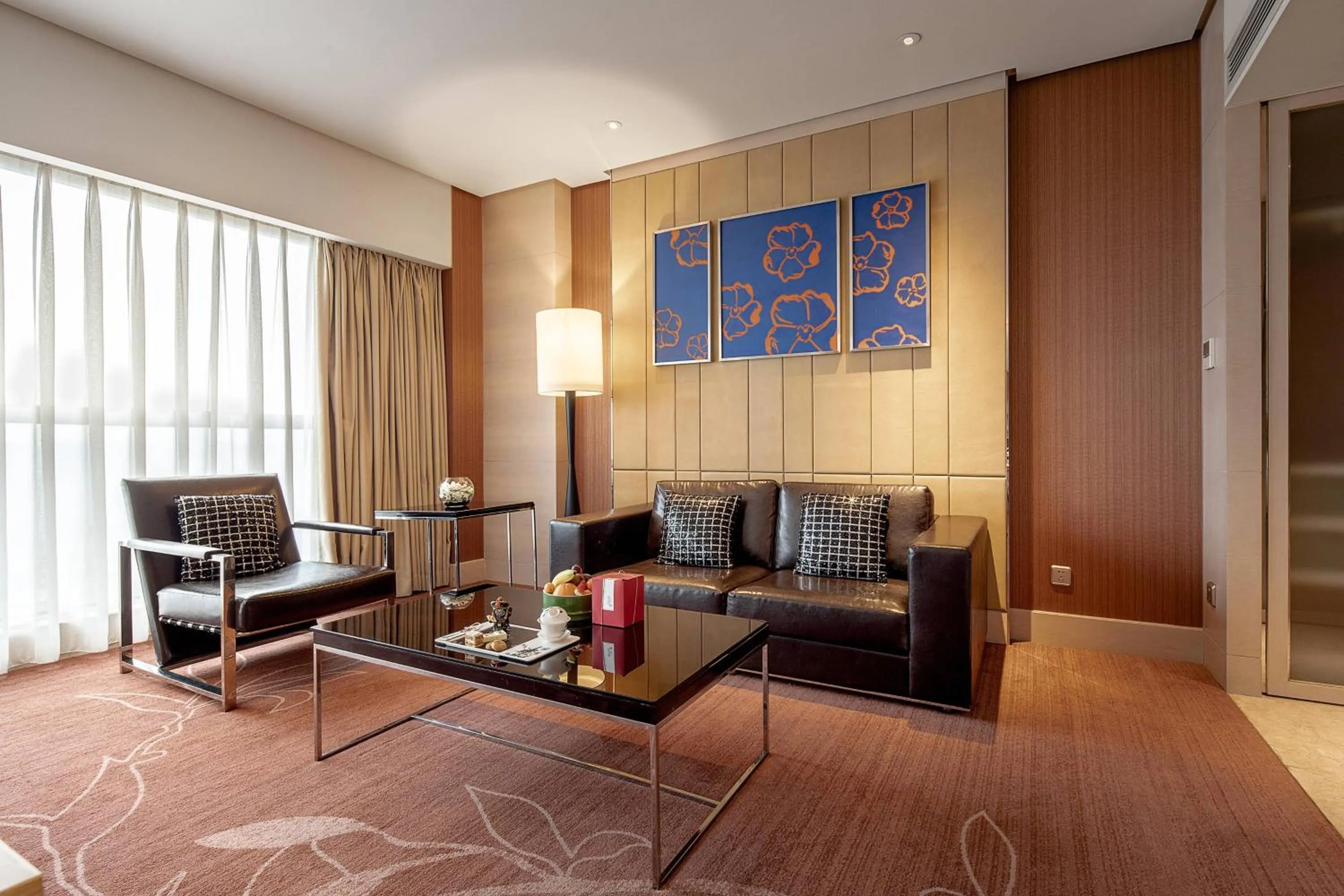 Bedroom in Renaissance Chengdu Hotel