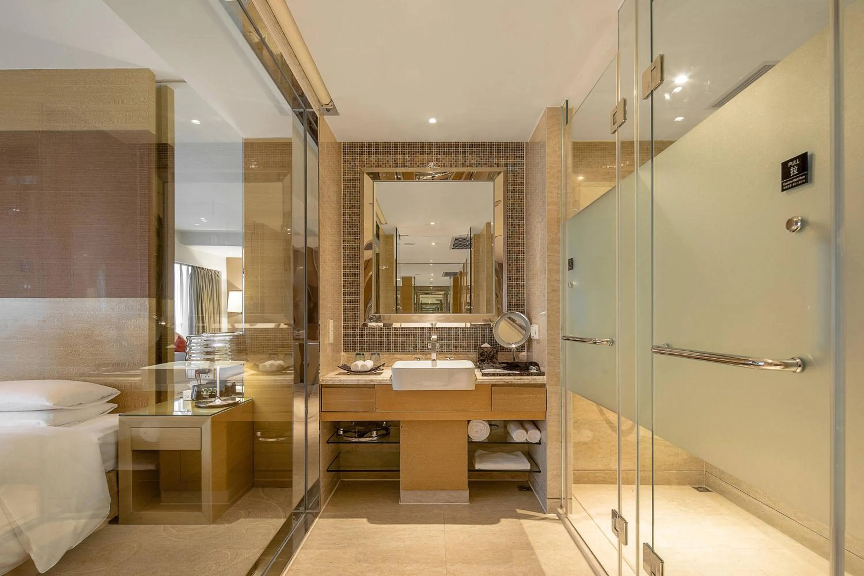 Bathroom, Bed in Renaissance Chengdu Hotel