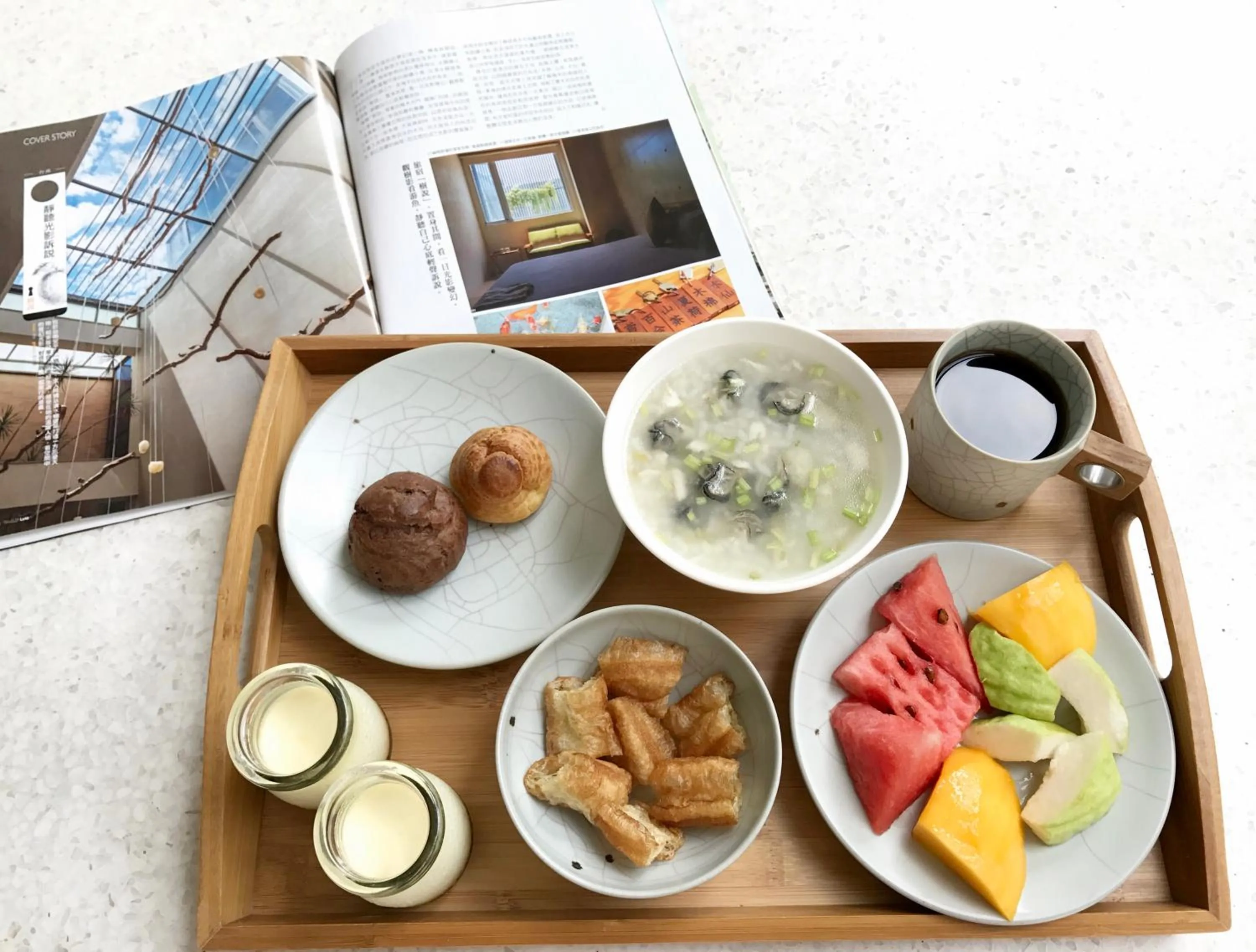 Breakfast in Wood Whispering Residence