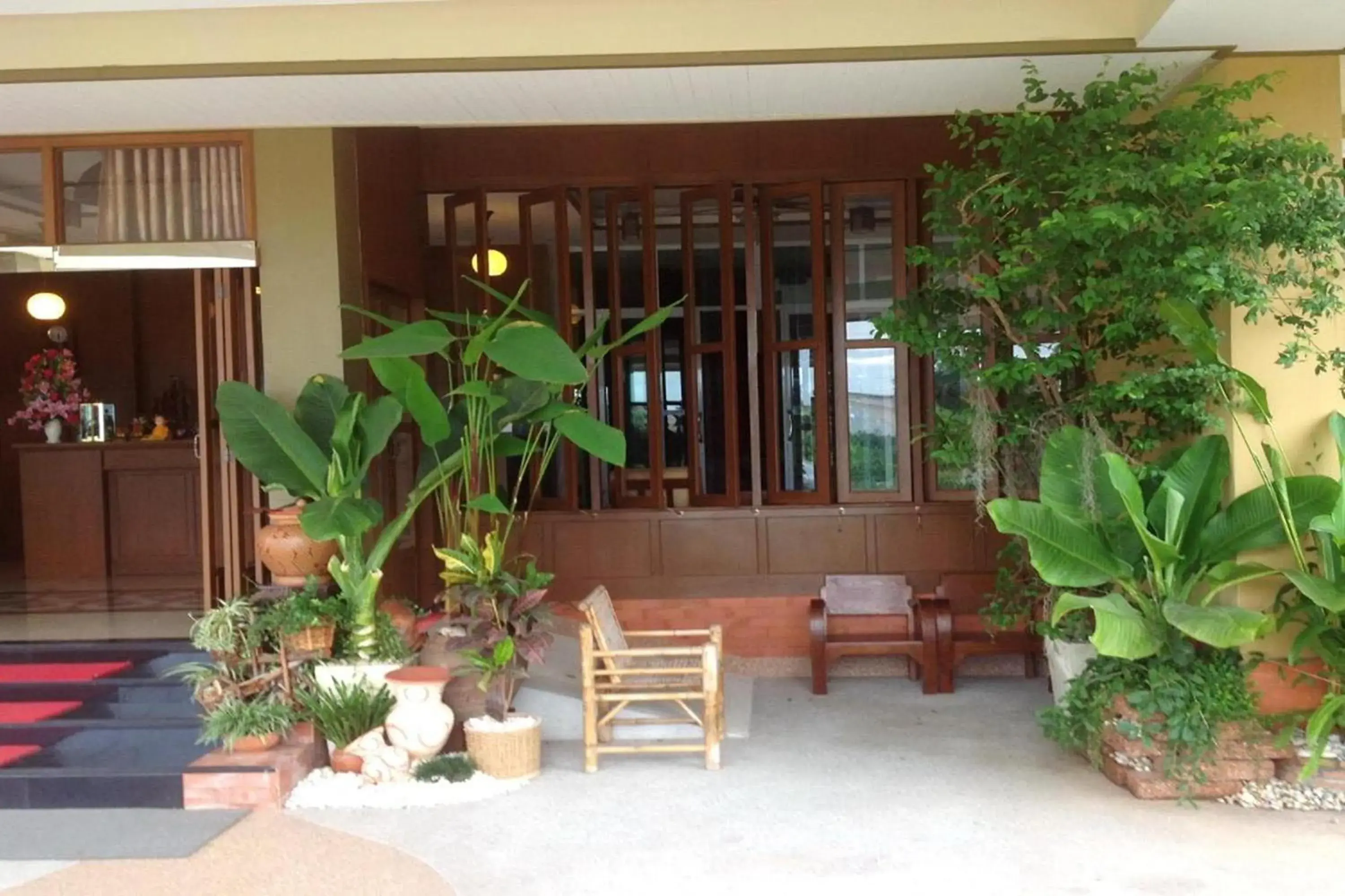 Facade/entrance in Karnmanee Place Hotel Facade/entrance in Karnmanee Place Hotel