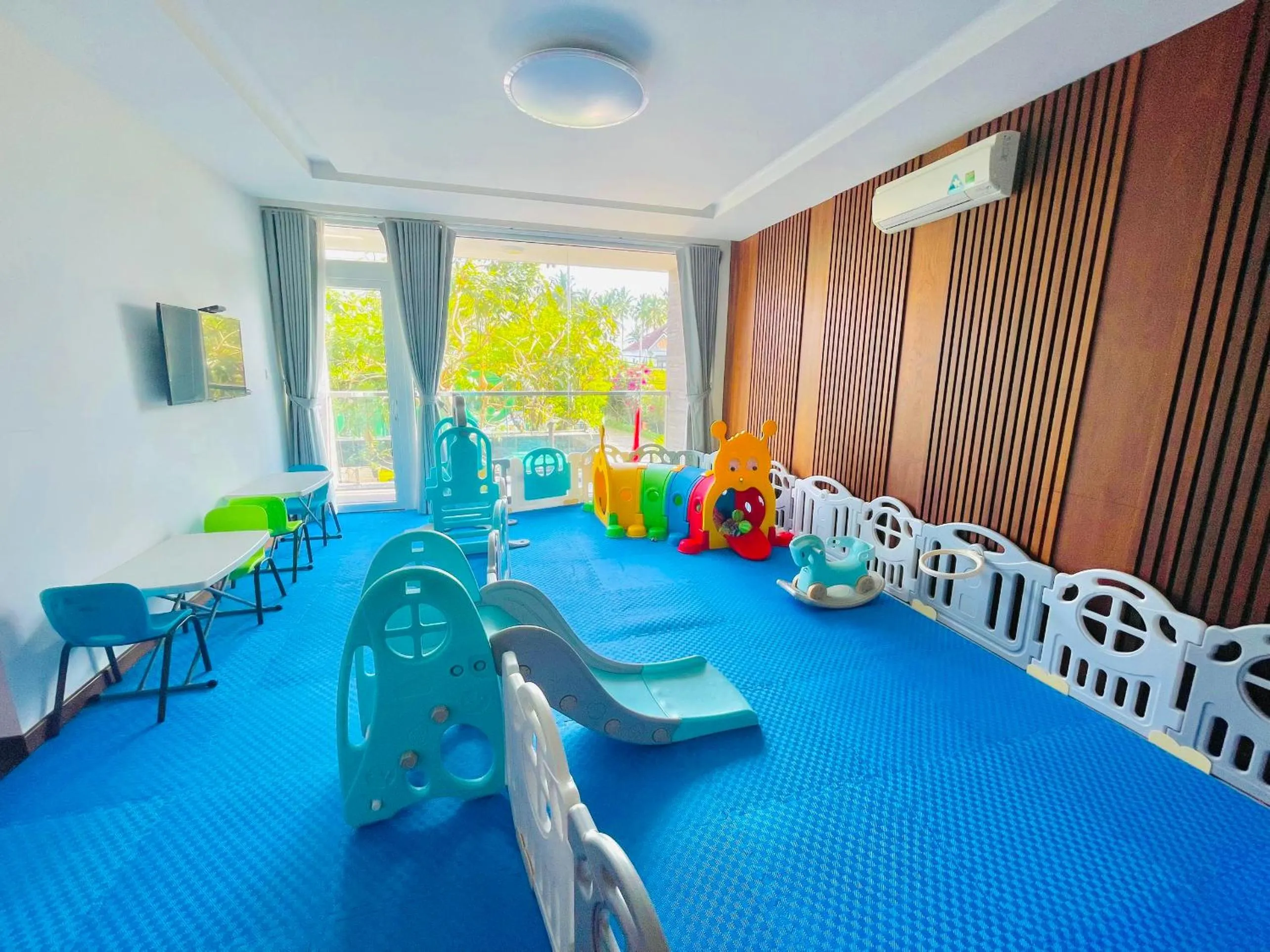 Children play ground in Qli Hotel Muine