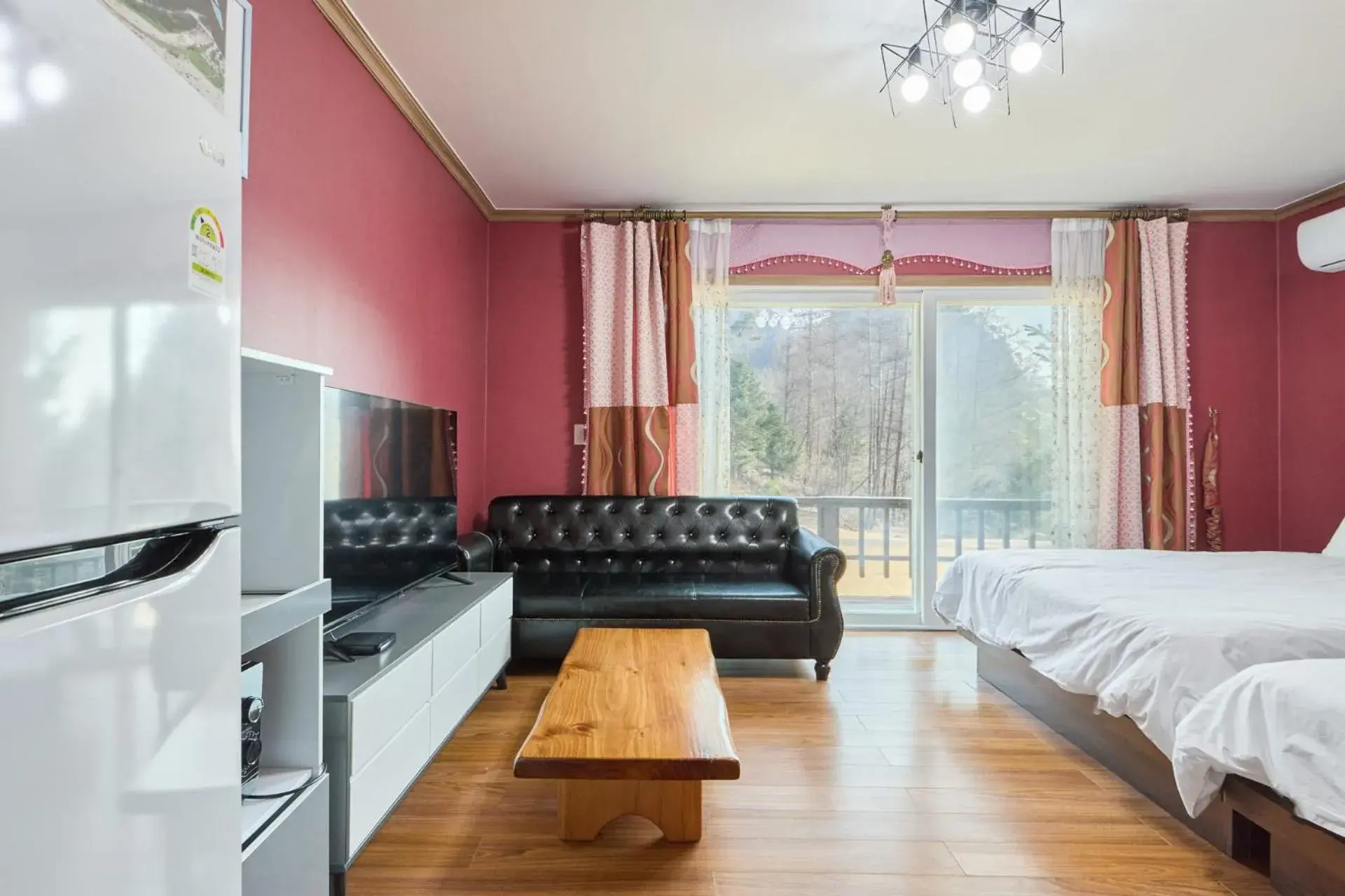 Standard Twin Room with Mountain View in Heidi Korea Standard Twin Room with Mountain View in Heidi Korea