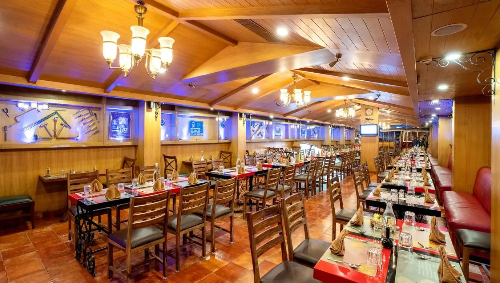 Restaurant/places to eat in SFO Hotel and Suites Restaurant/places to eat in SFO Hotel and Suites