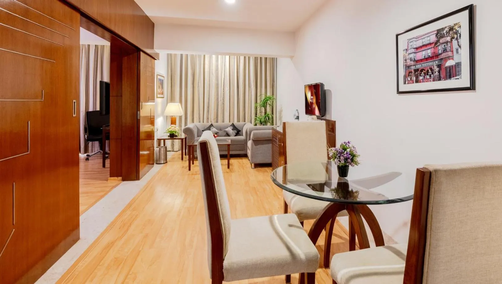 Living room in SFO Hotel and Suites