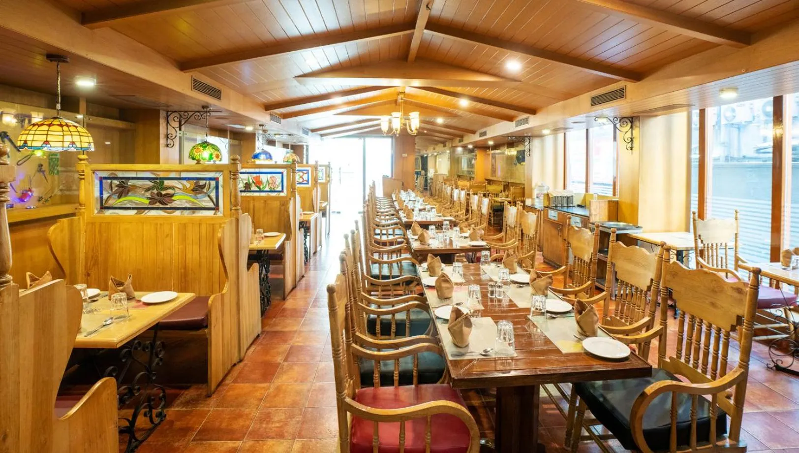 Restaurant/places to eat in SFO Hotel and Suites