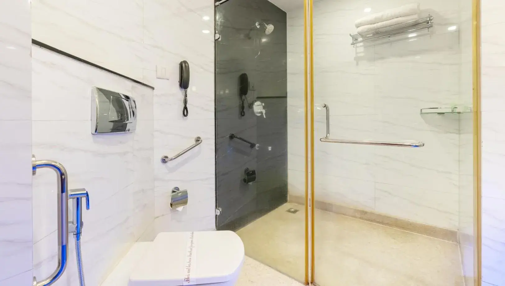 Bathroom in SFO Hotel and Suites Bathroom in SFO Hotel and Suites