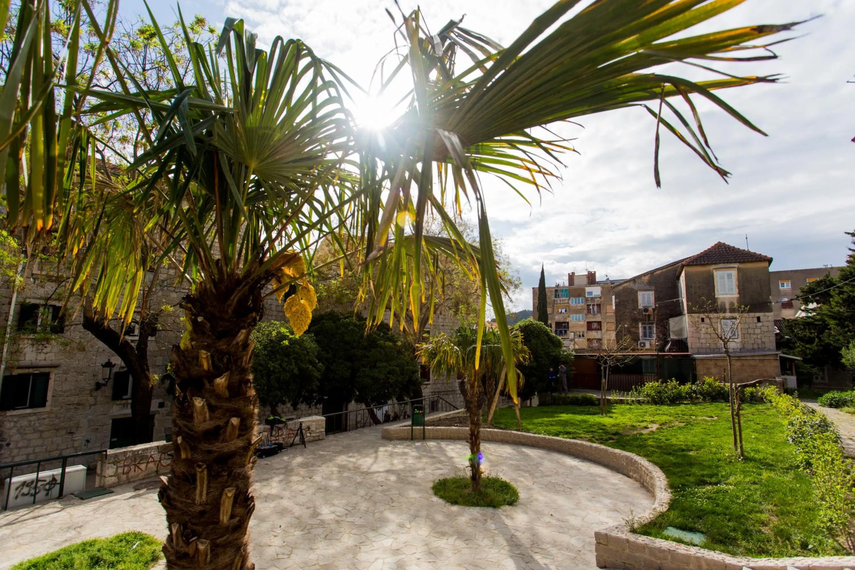 Garden in Nirvana Rooms & Apartments