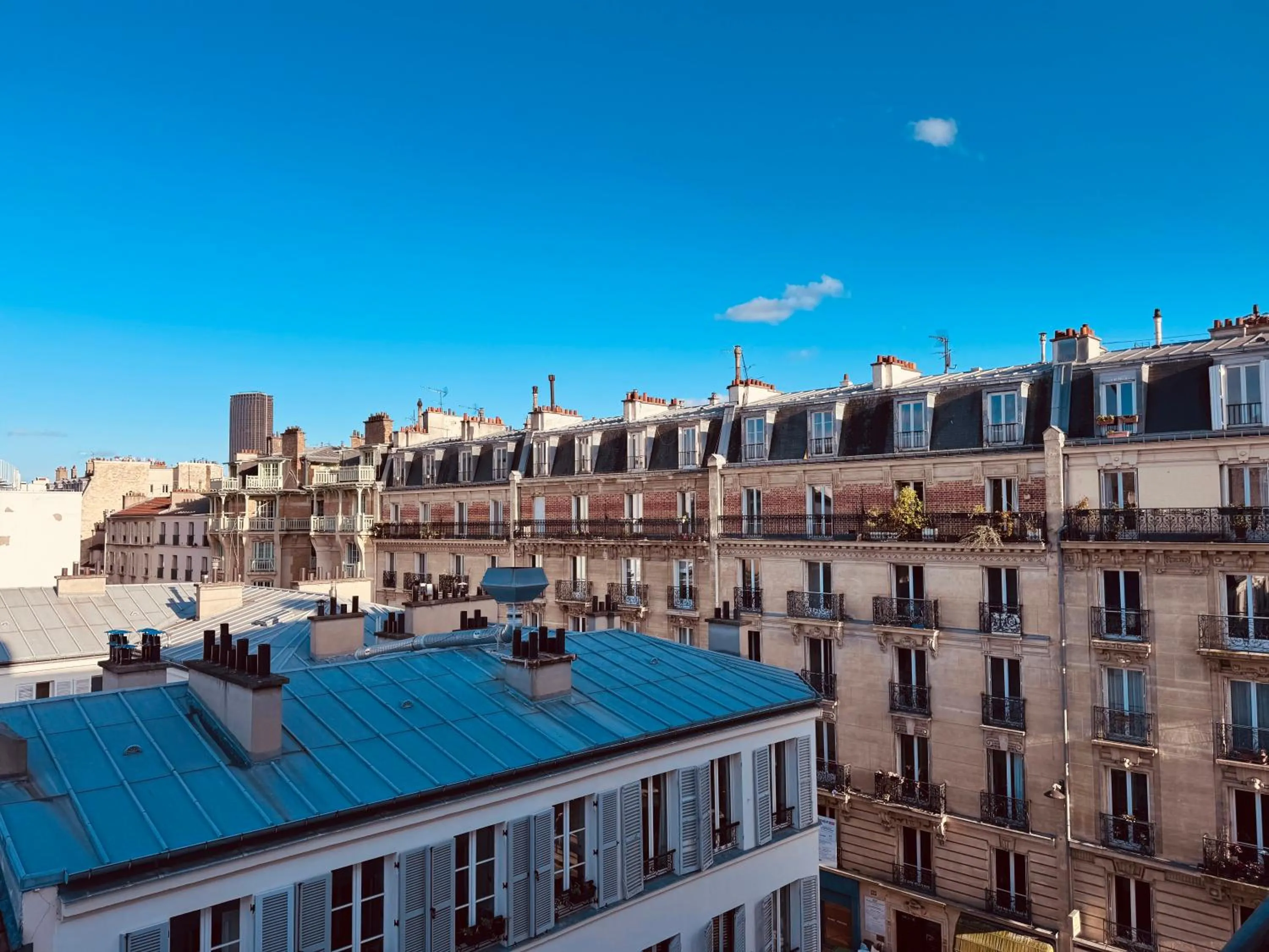 City view in Hôtel L'Amiral