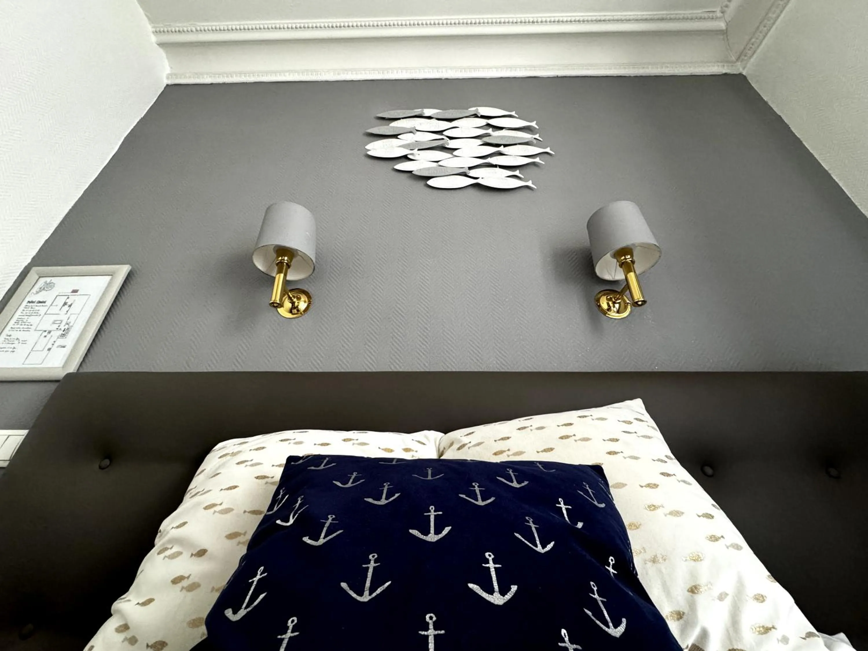 Bedroom, Bed in L'Amiral