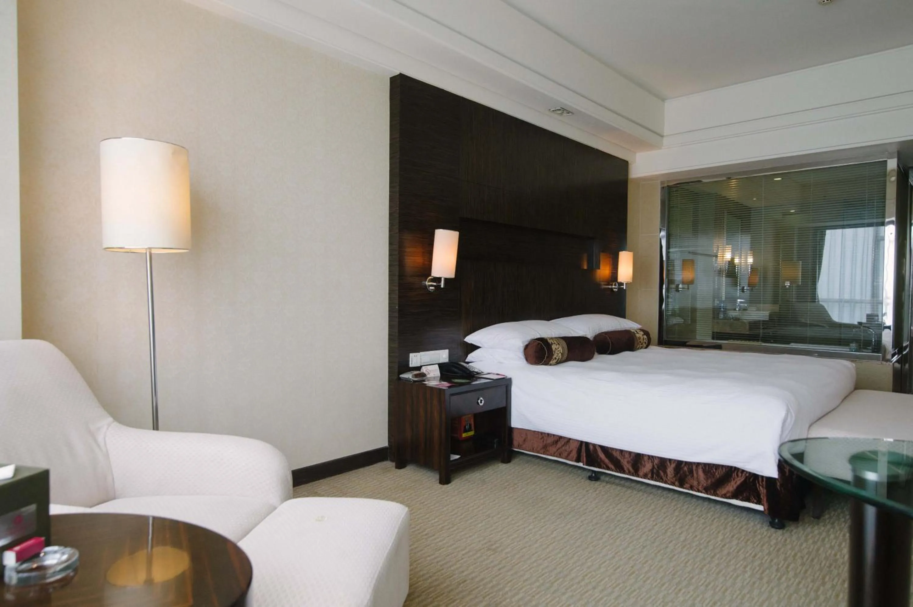 Bedroom, Bed in Haiwaihai Grand Hotel Ma'anshan