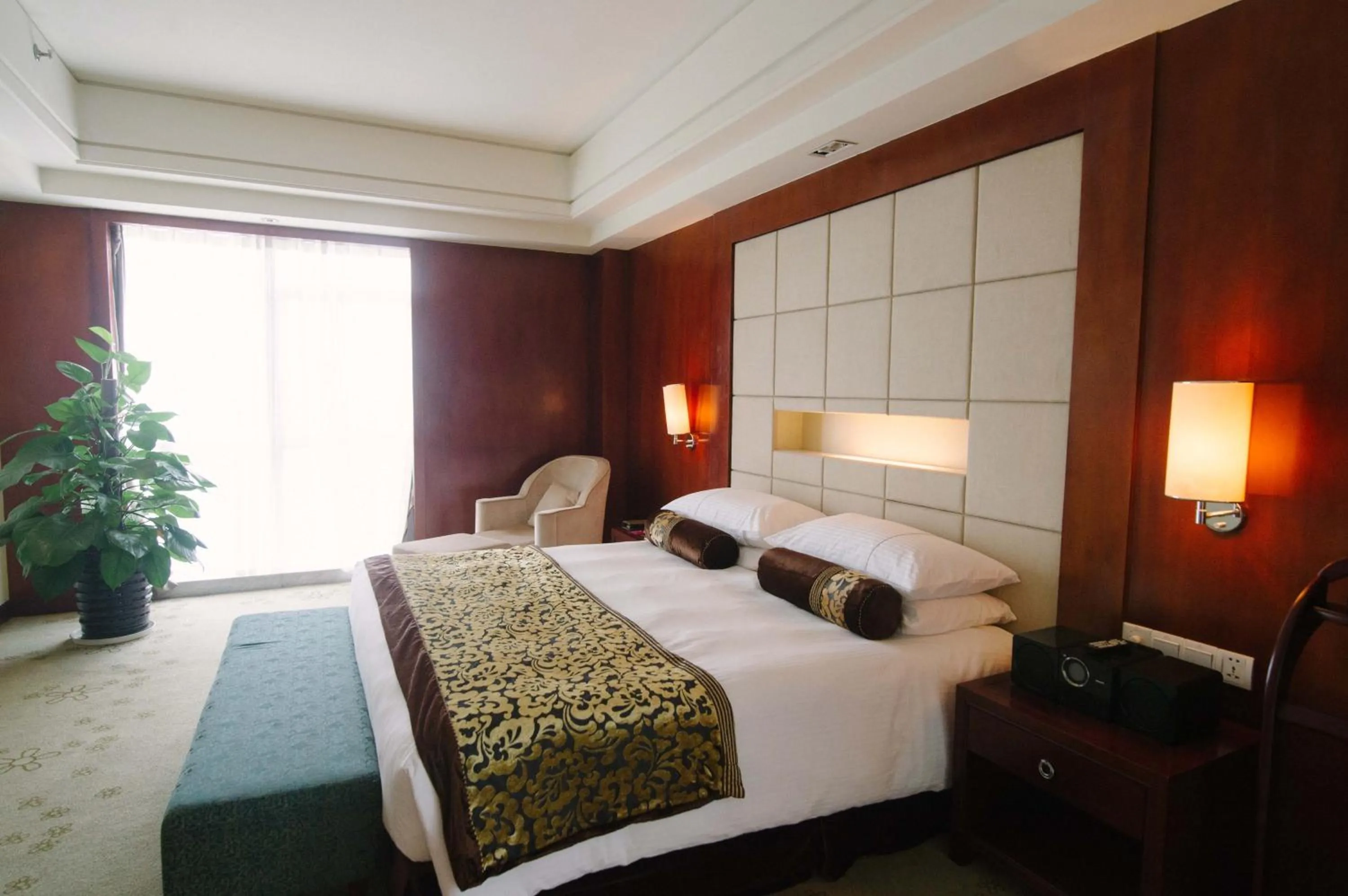 Bedroom, Bed in Haiwaihai Grand Hotel Ma'anshan