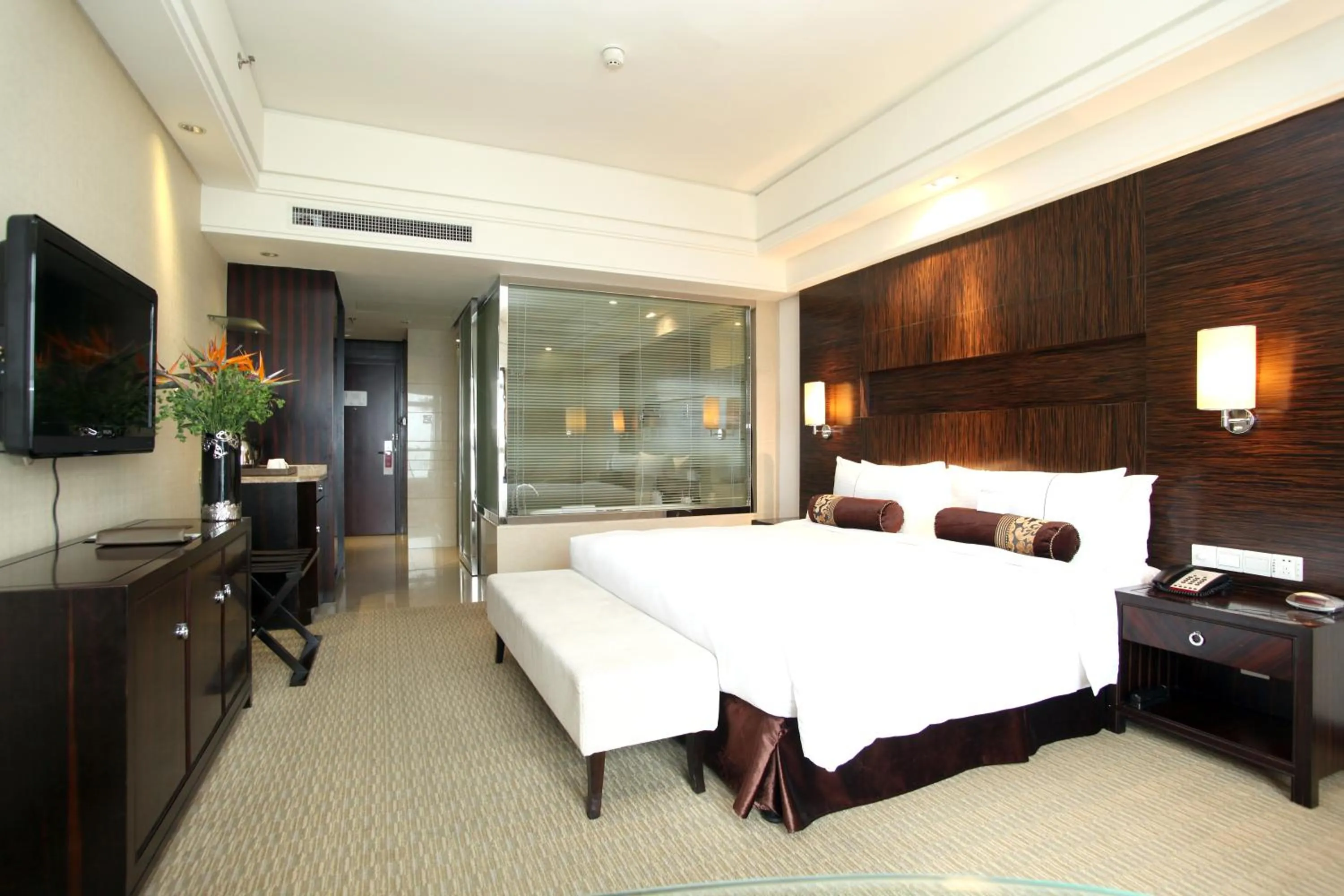 Bedroom, Bed in Haiwaihai Grand Hotel Ma'anshan