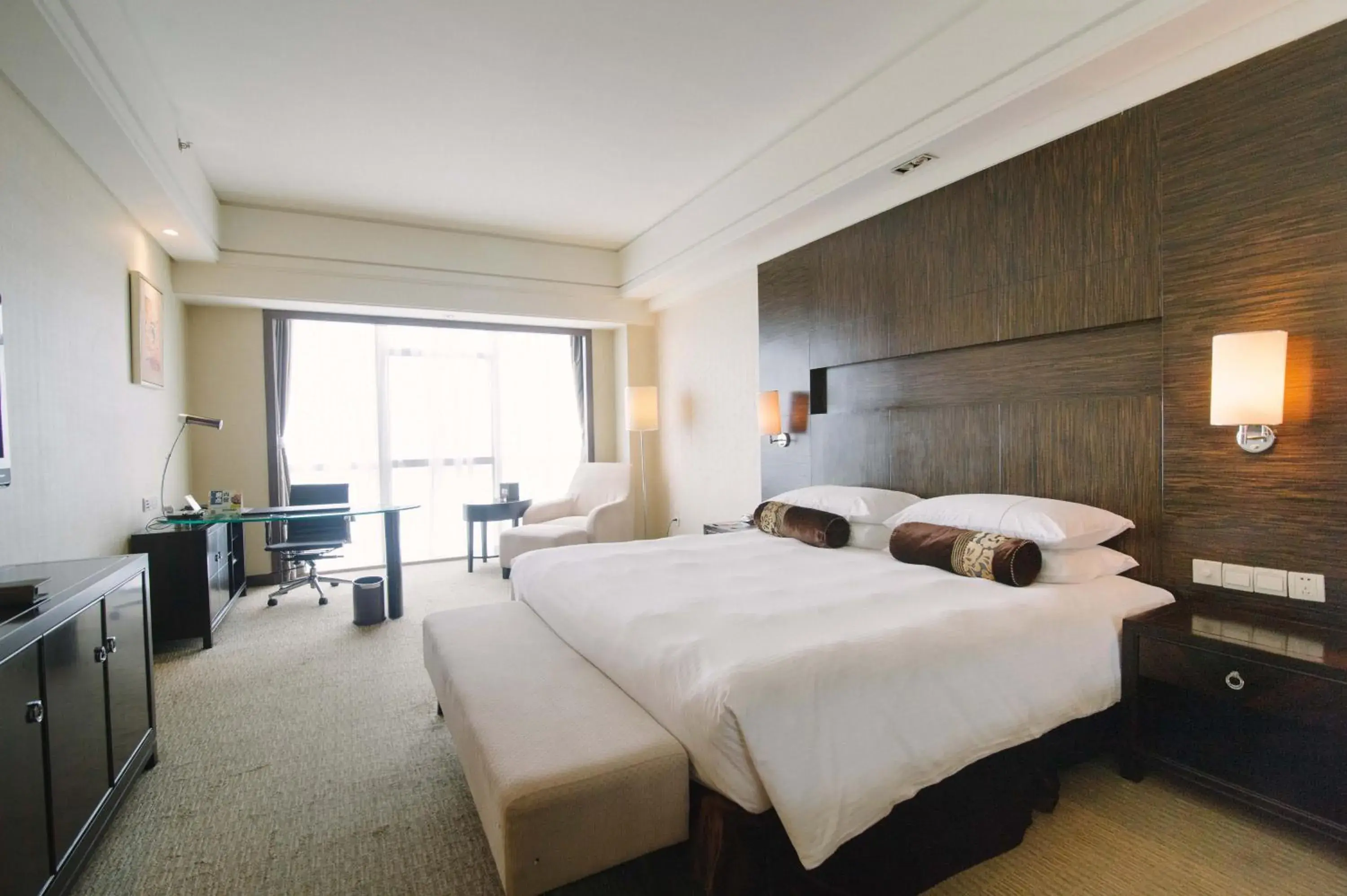 Photo of the whole room, Bed in Haiwaihai Grand Hotel Ma'anshan Photo of the whole room, Bed in Haiwaihai Grand Hotel Ma'anshan