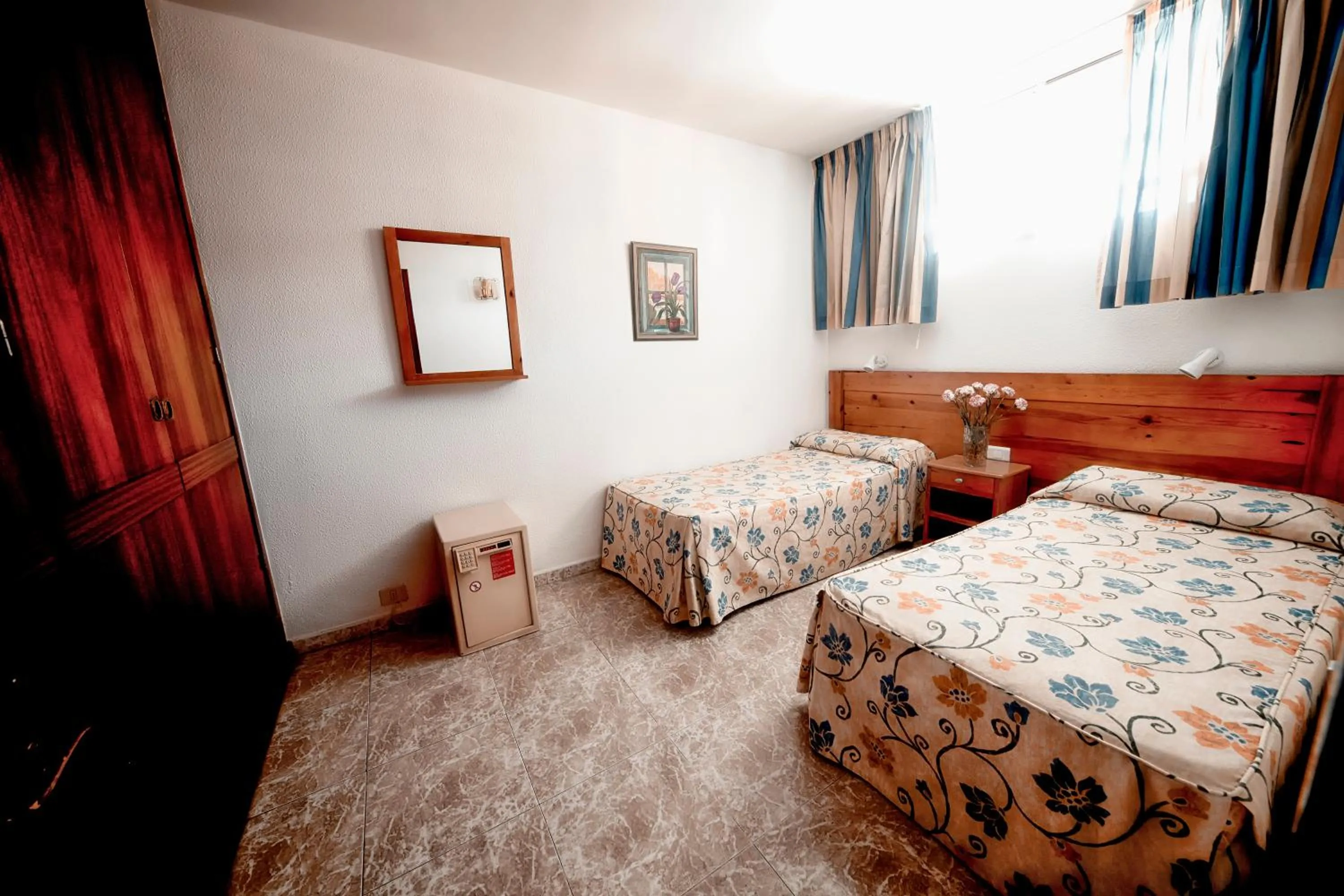 Photo of the whole room, Bed in Apartamentos Montemar
