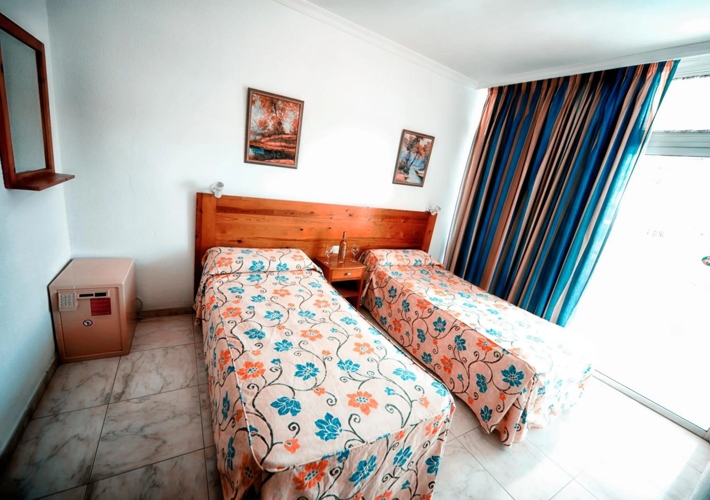 Photo of the whole room, Bed in Apartamentos Montemar
