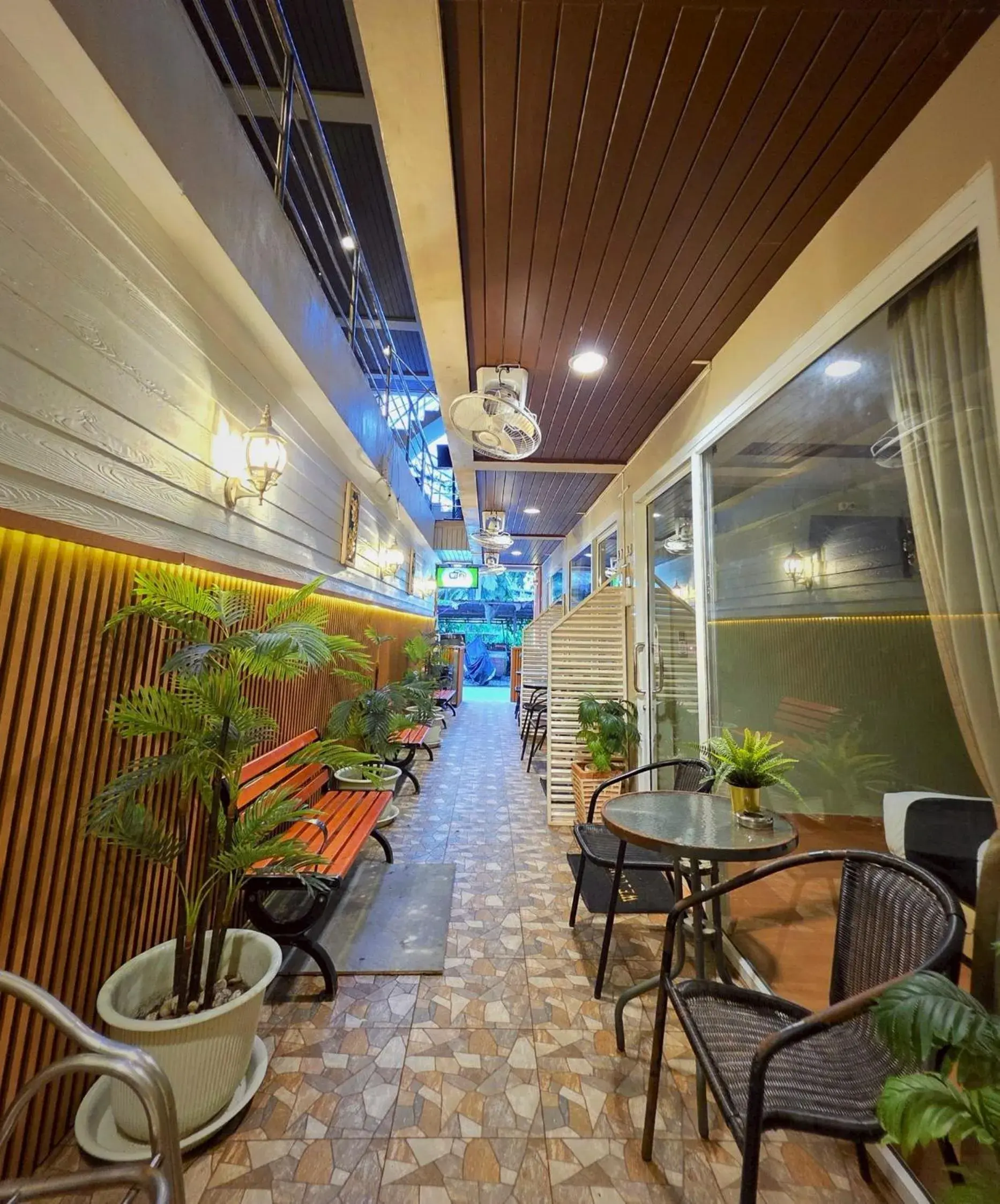 Seating area in Chilli Hotel&Restaurant Seating area in Chilli Hotel&Restaurant