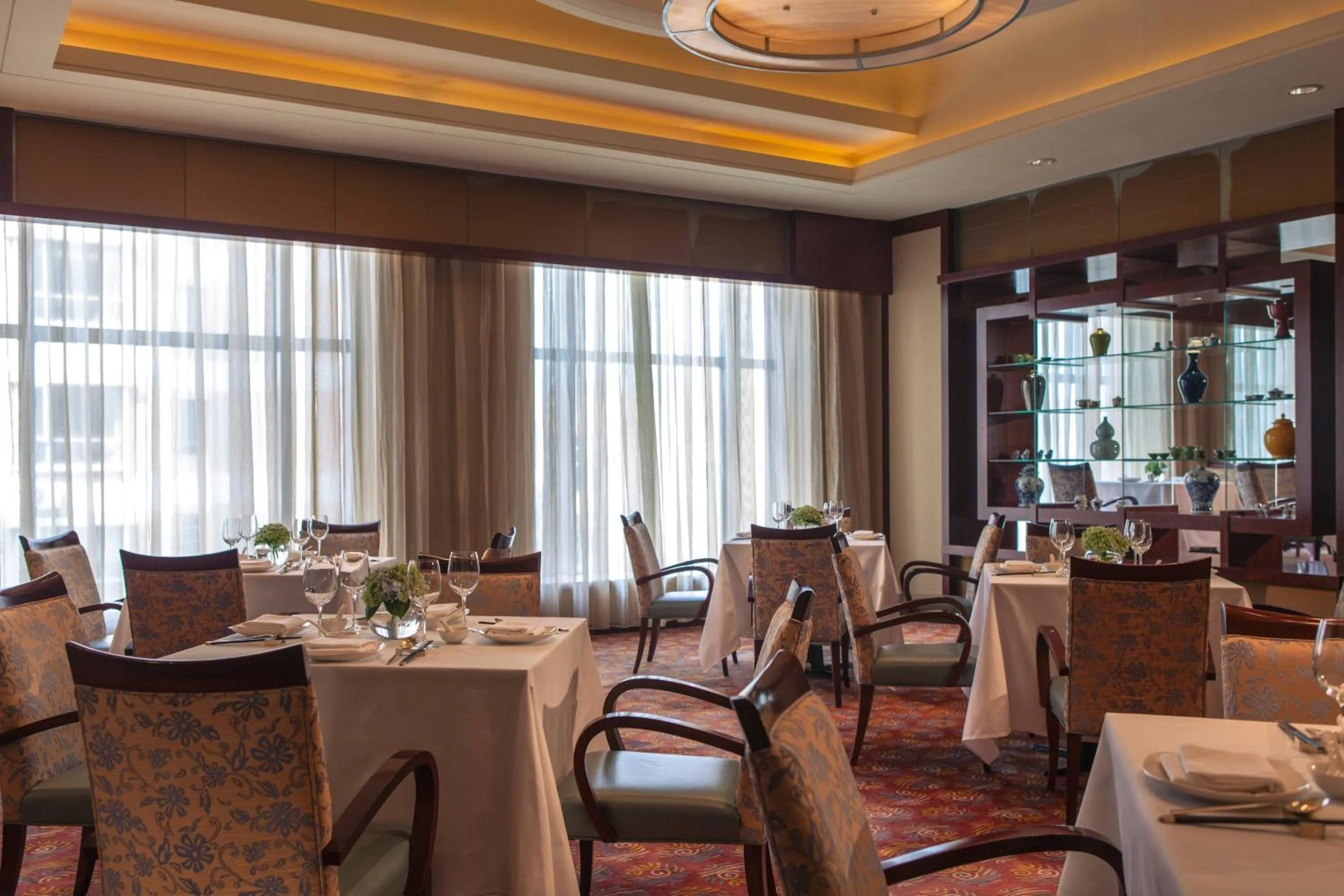 Restaurant/places to eat in Renaissance Wuhan Hotel