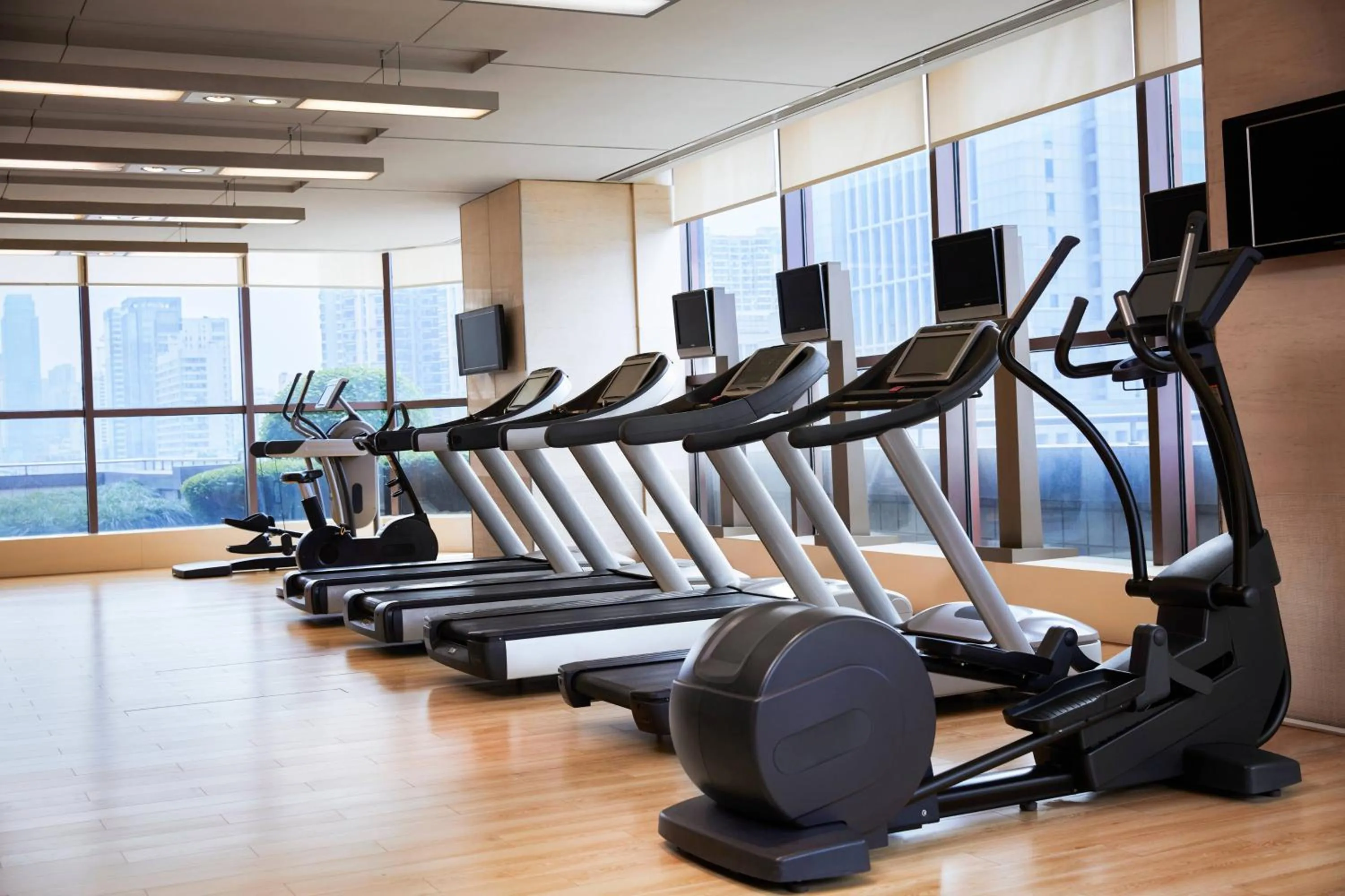 Fitness centre/facilities in Renaissance Wuhan Hotel
