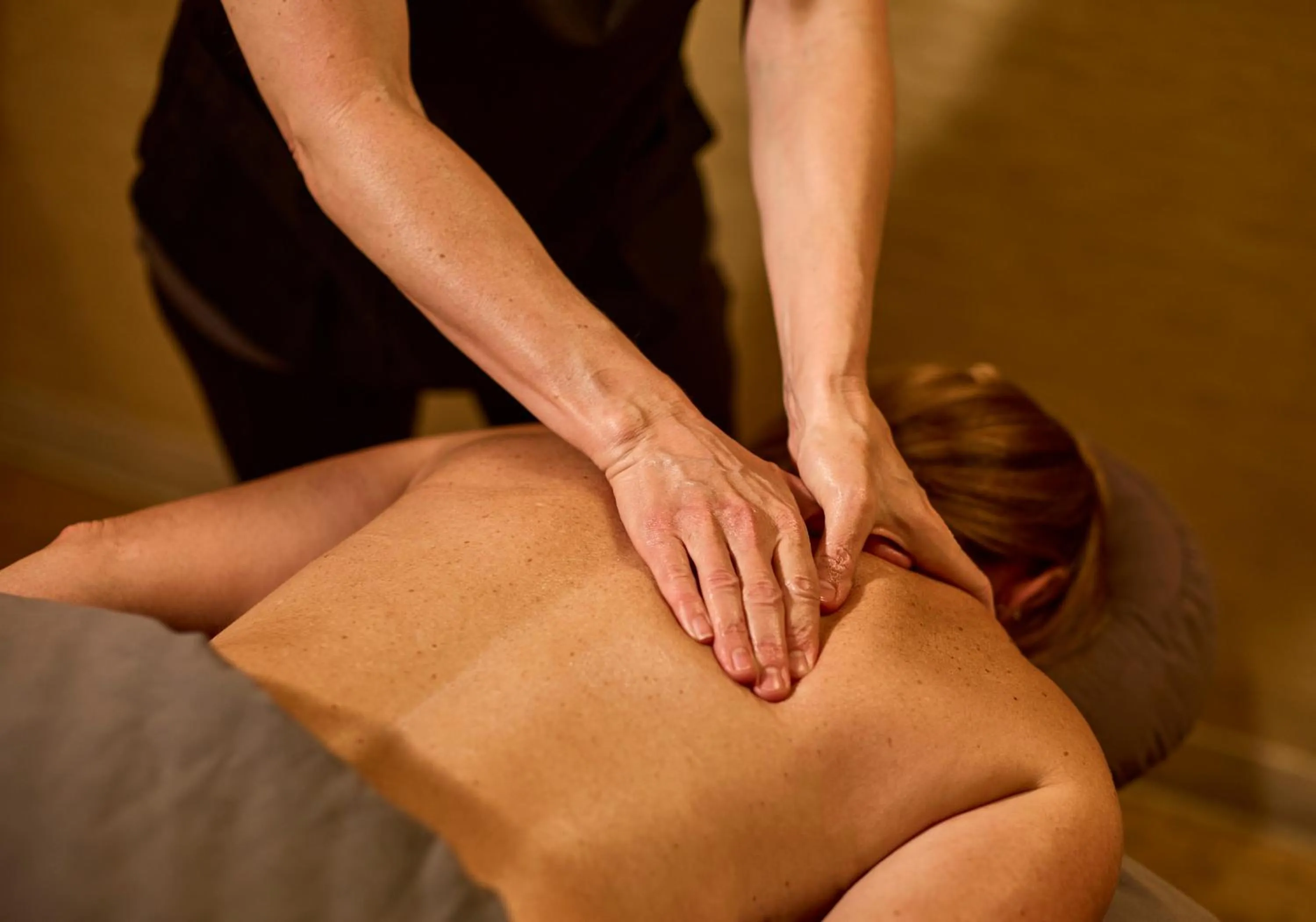 Spa and wellness centre/facilities in Renaissance Wuhan Hotel