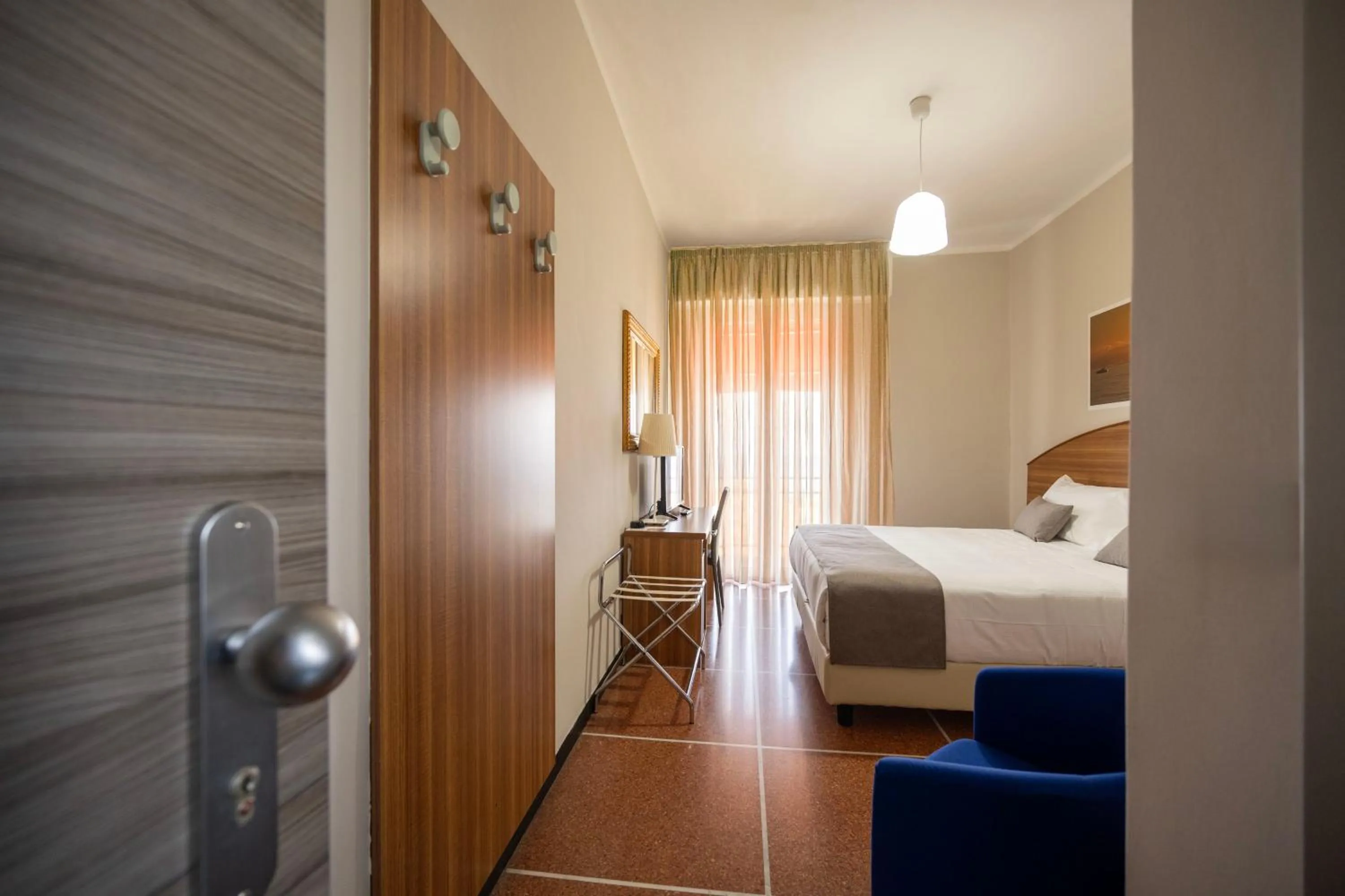 Bedroom, Bed in Hotel Mediterraneo