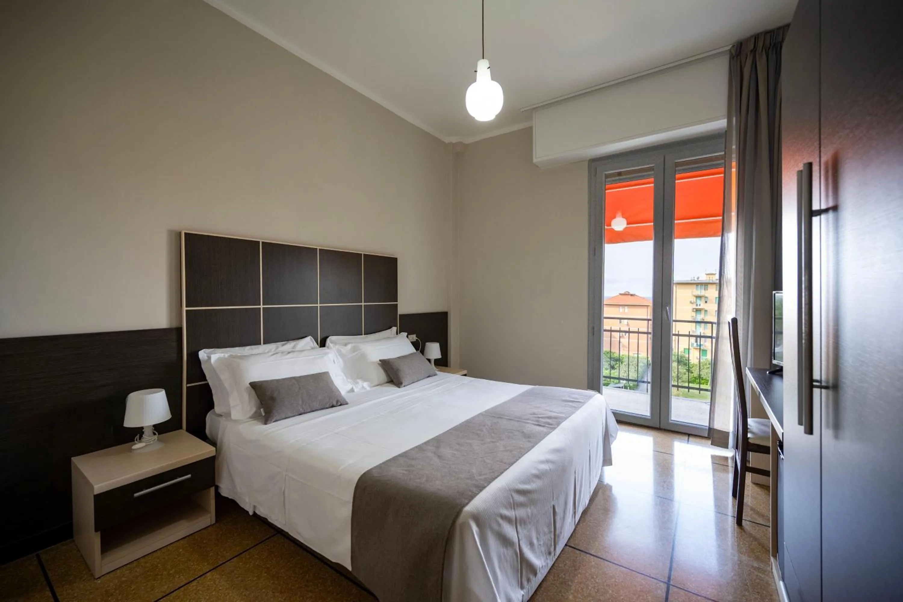 Bedroom, Bed in Hotel Mediterraneo