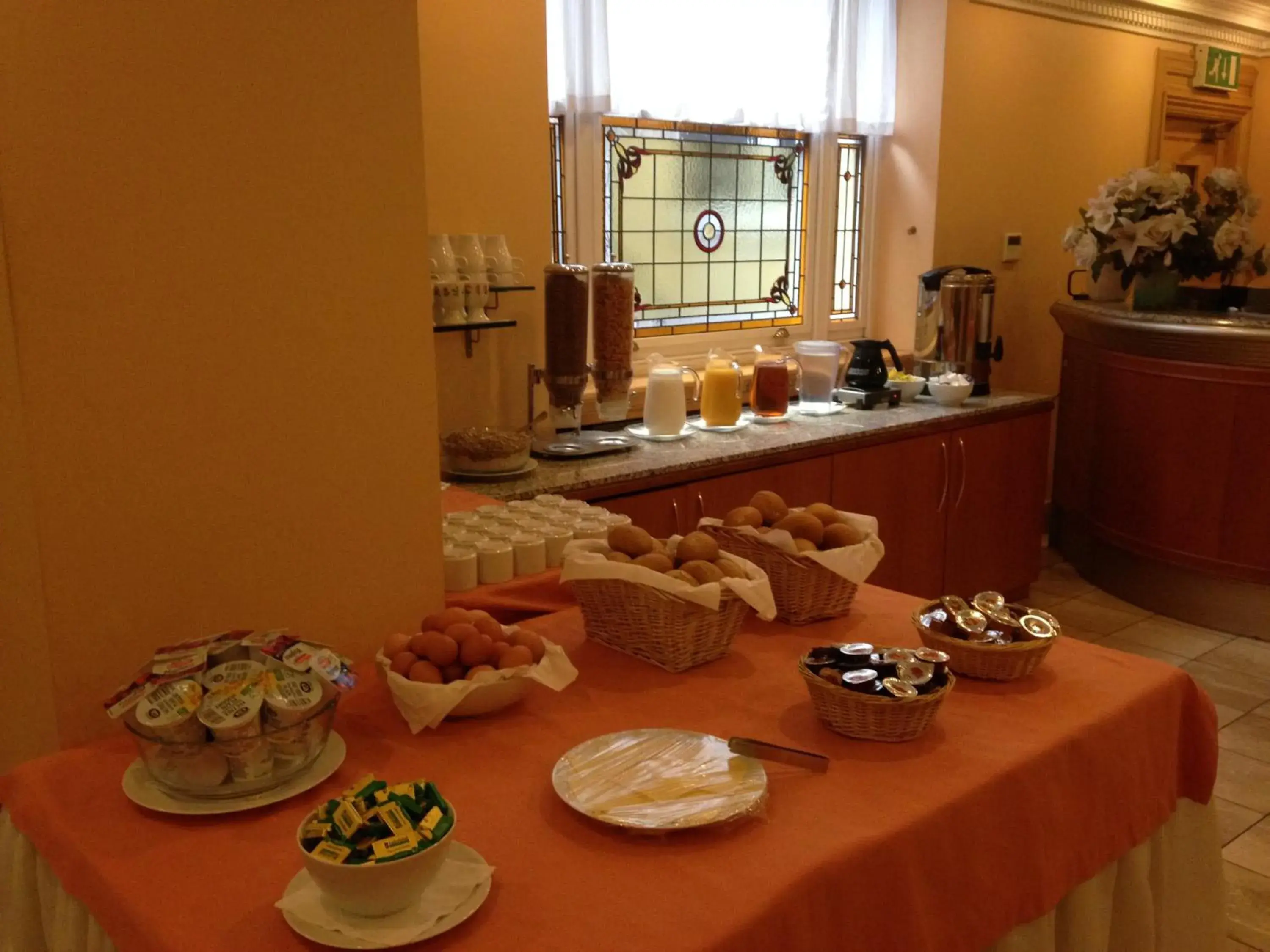 Continental breakfast in Troy Hotel Continental breakfast in Troy Hotel