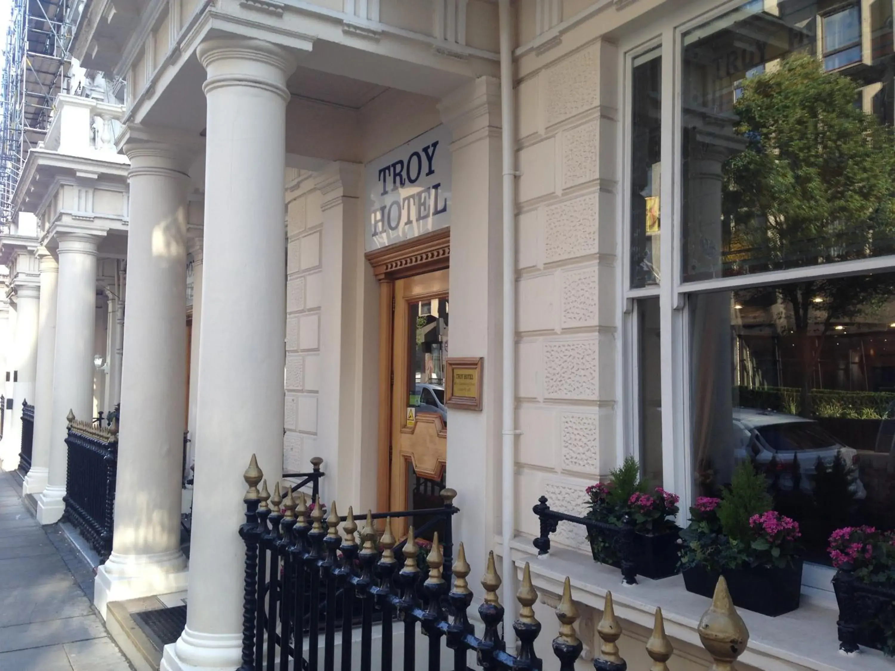 Facade/entrance in Troy Hotel Facade/entrance in Troy Hotel