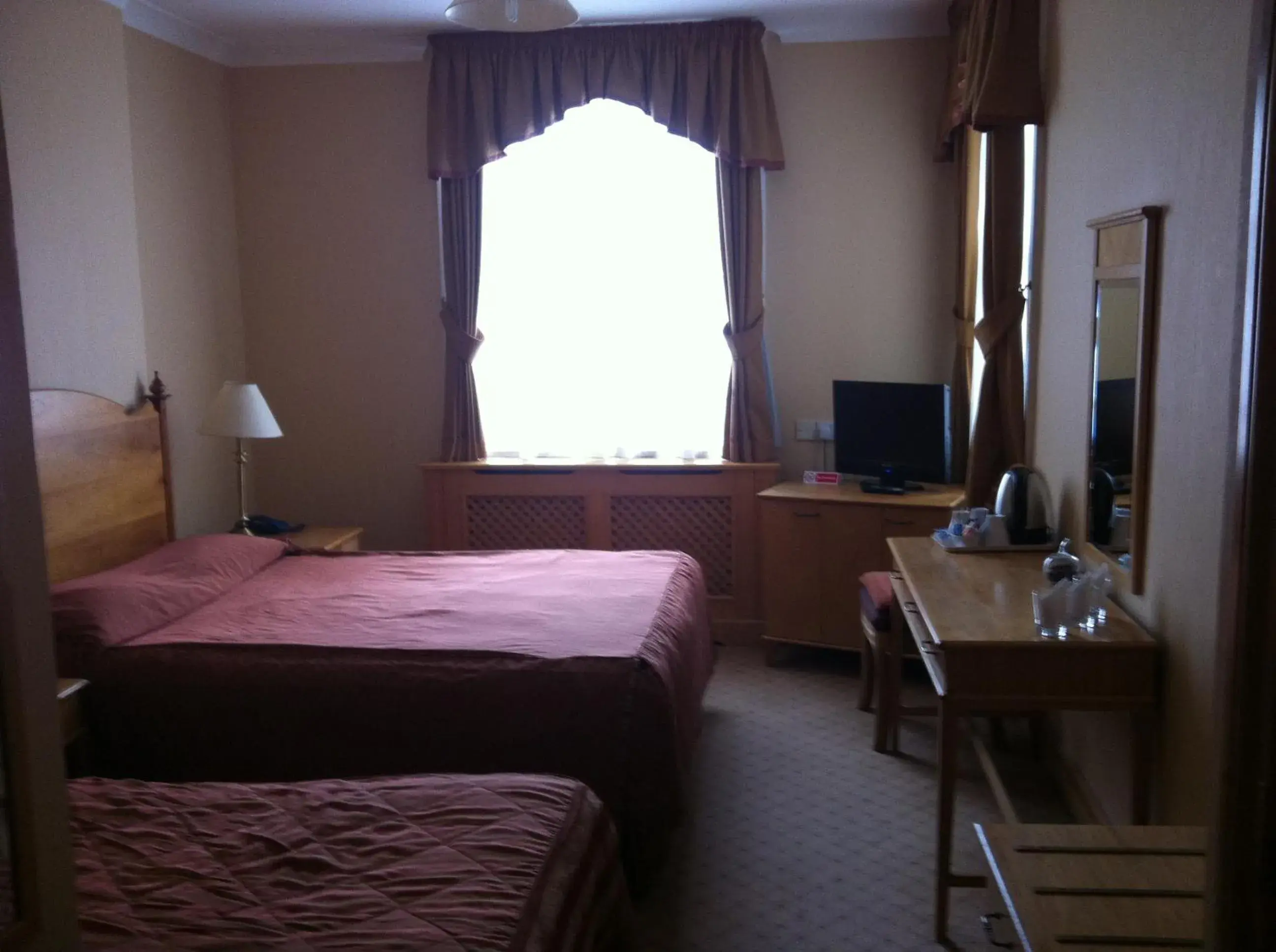 Day, Bed in Troy Hotel Day, Bed in Troy Hotel
