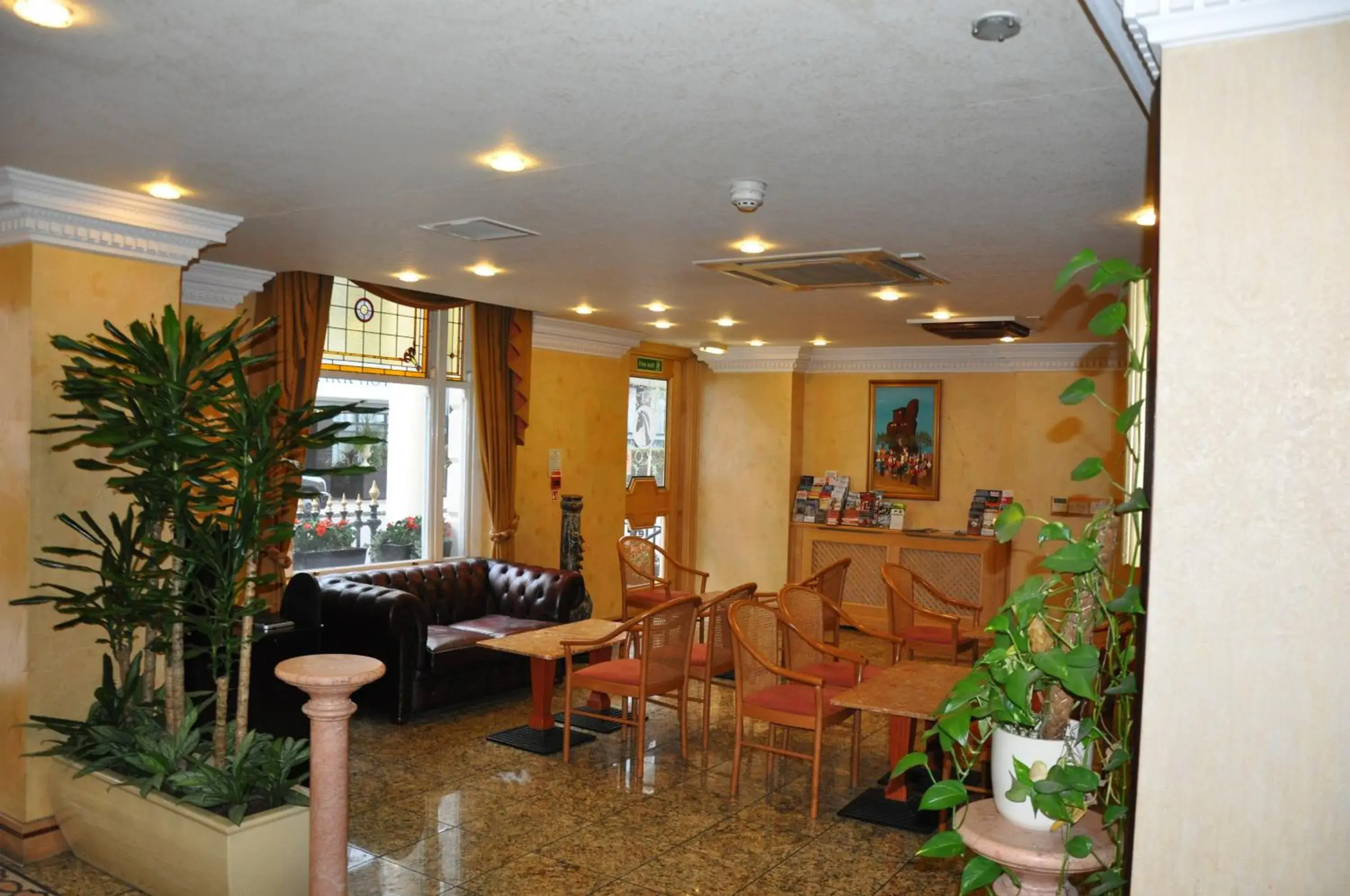 Restaurant/places to eat in Troy Hotel Restaurant/places to eat in Troy Hotel