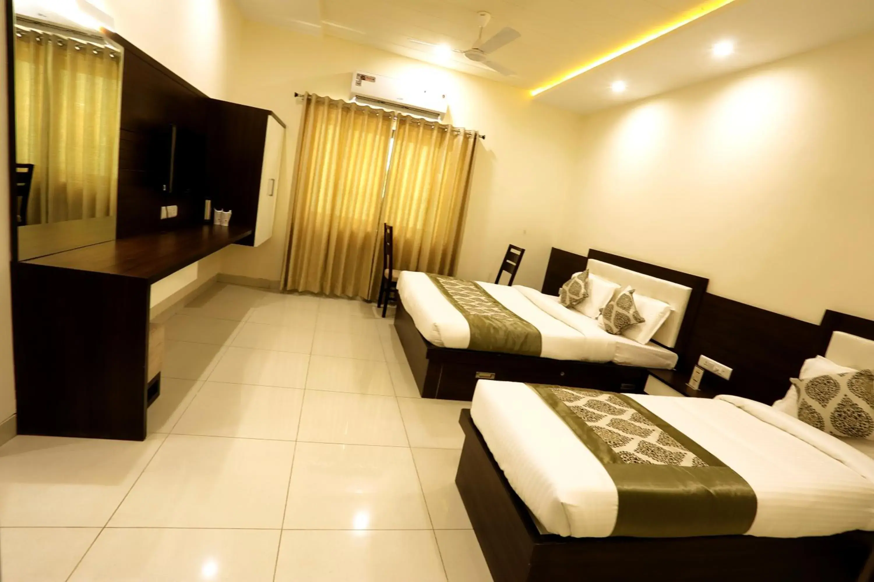 Family Room with Private Bathroom in Hotel Fortune Plaza Family Room with Private Bathroom in Hotel Fortune Plaza