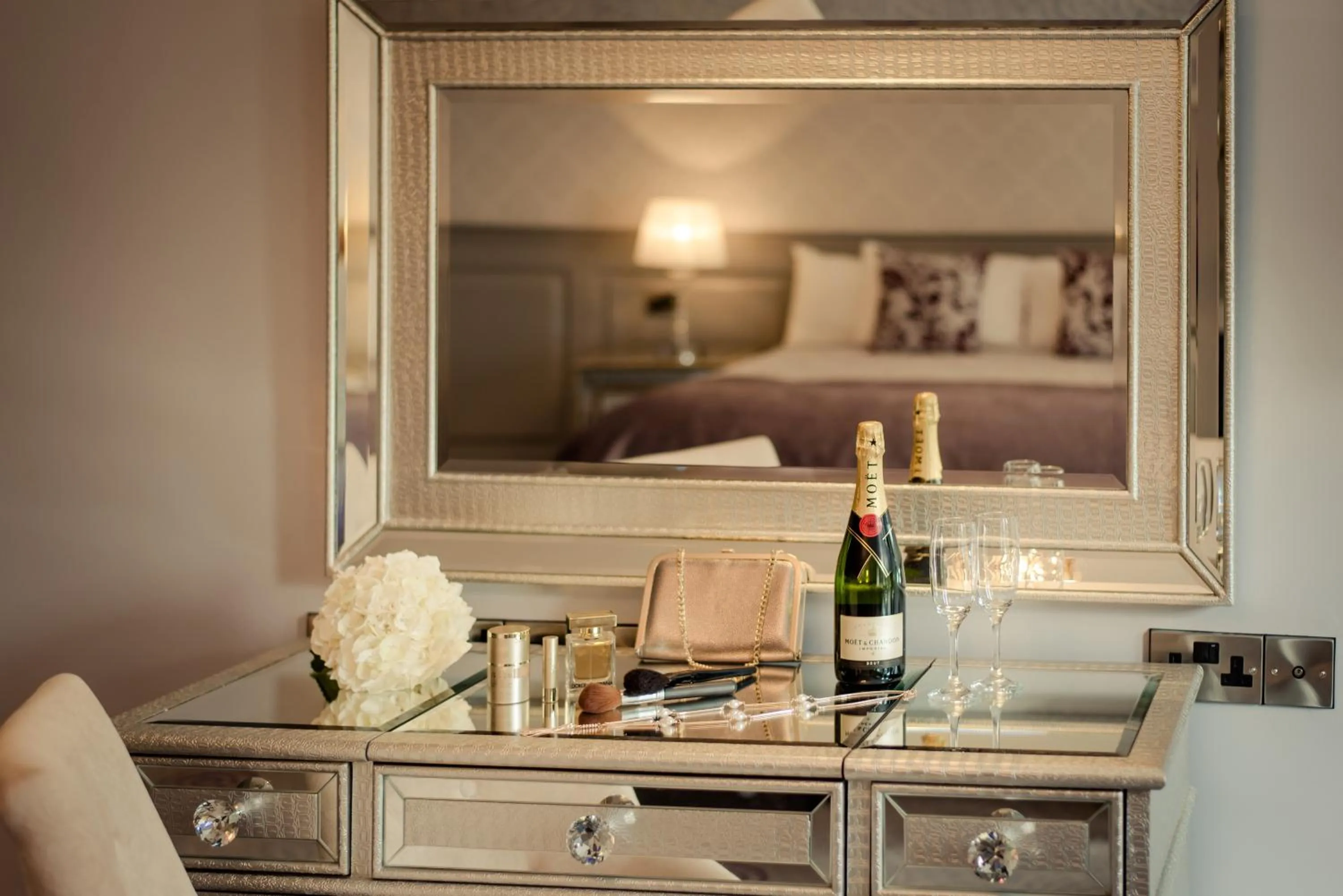 Bedroom in Woodford Dolmen Hotel Carlow