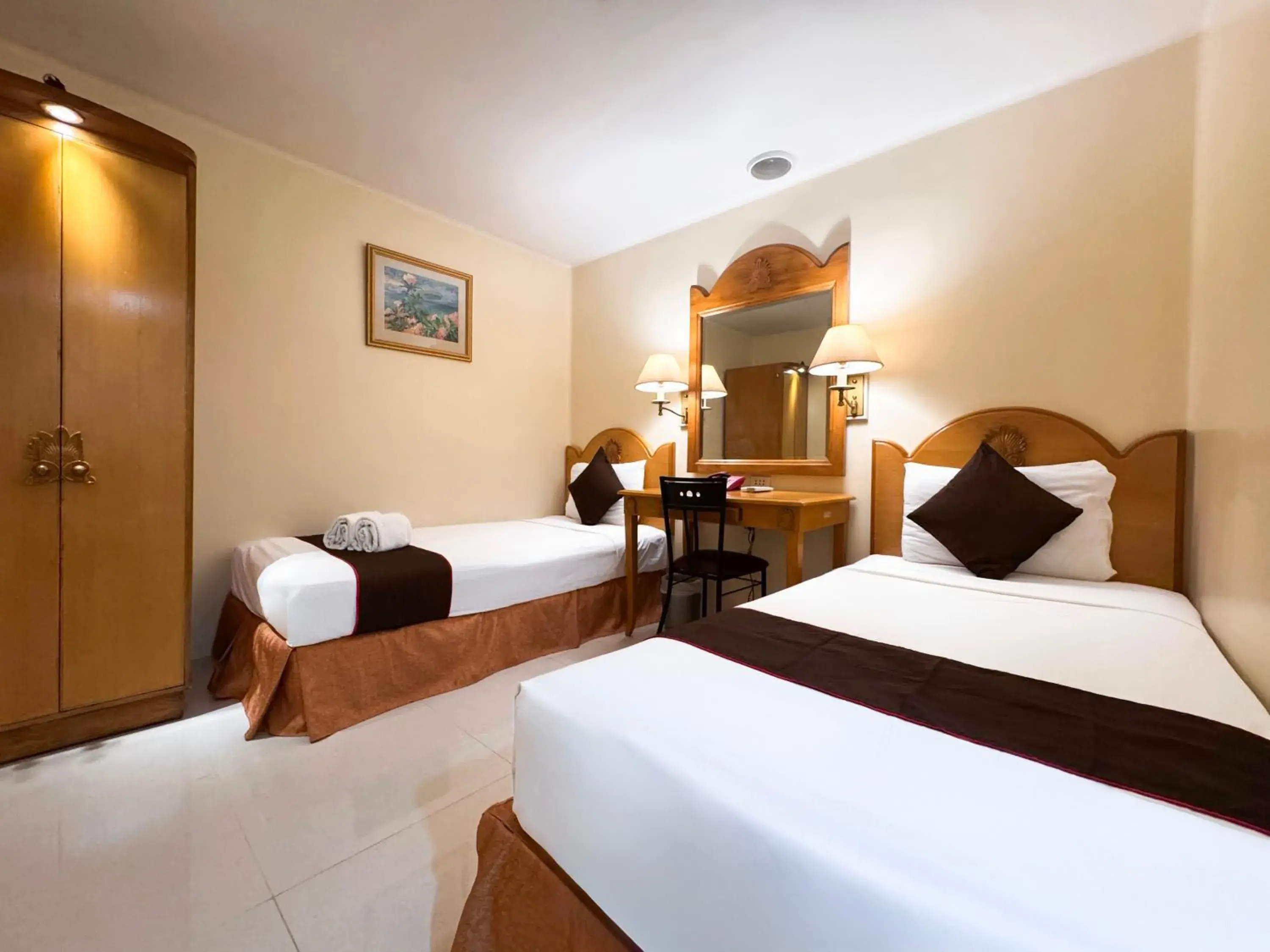 Bed in Palladium Suites Hotel Bed in Palladium Suites Hotel