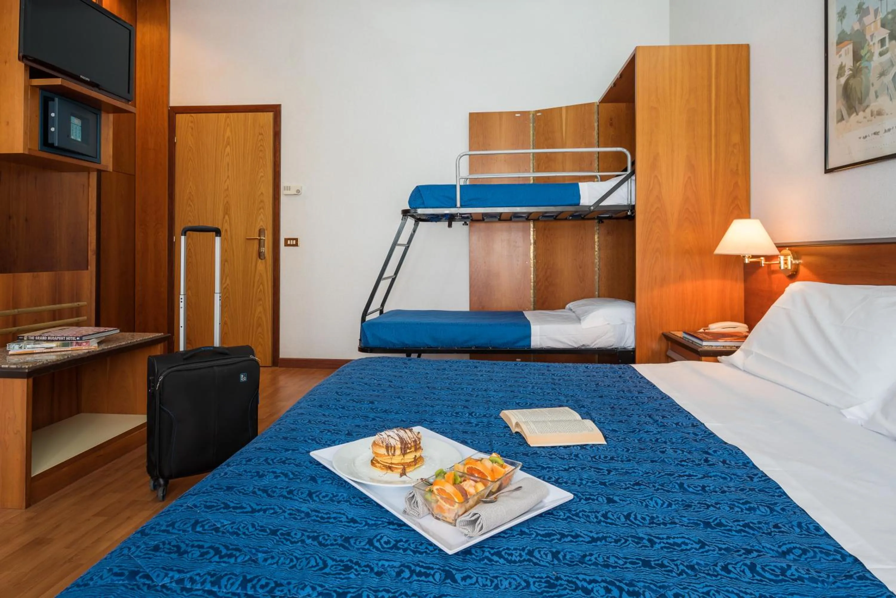 Photo of the whole room, Bed in Hotel Giulia