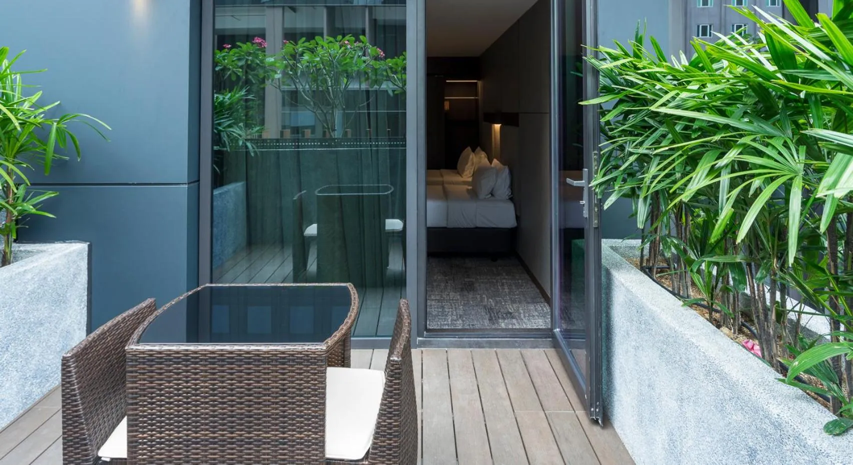 Balcony/Terrace in Oakwood Bencoolen Singapore