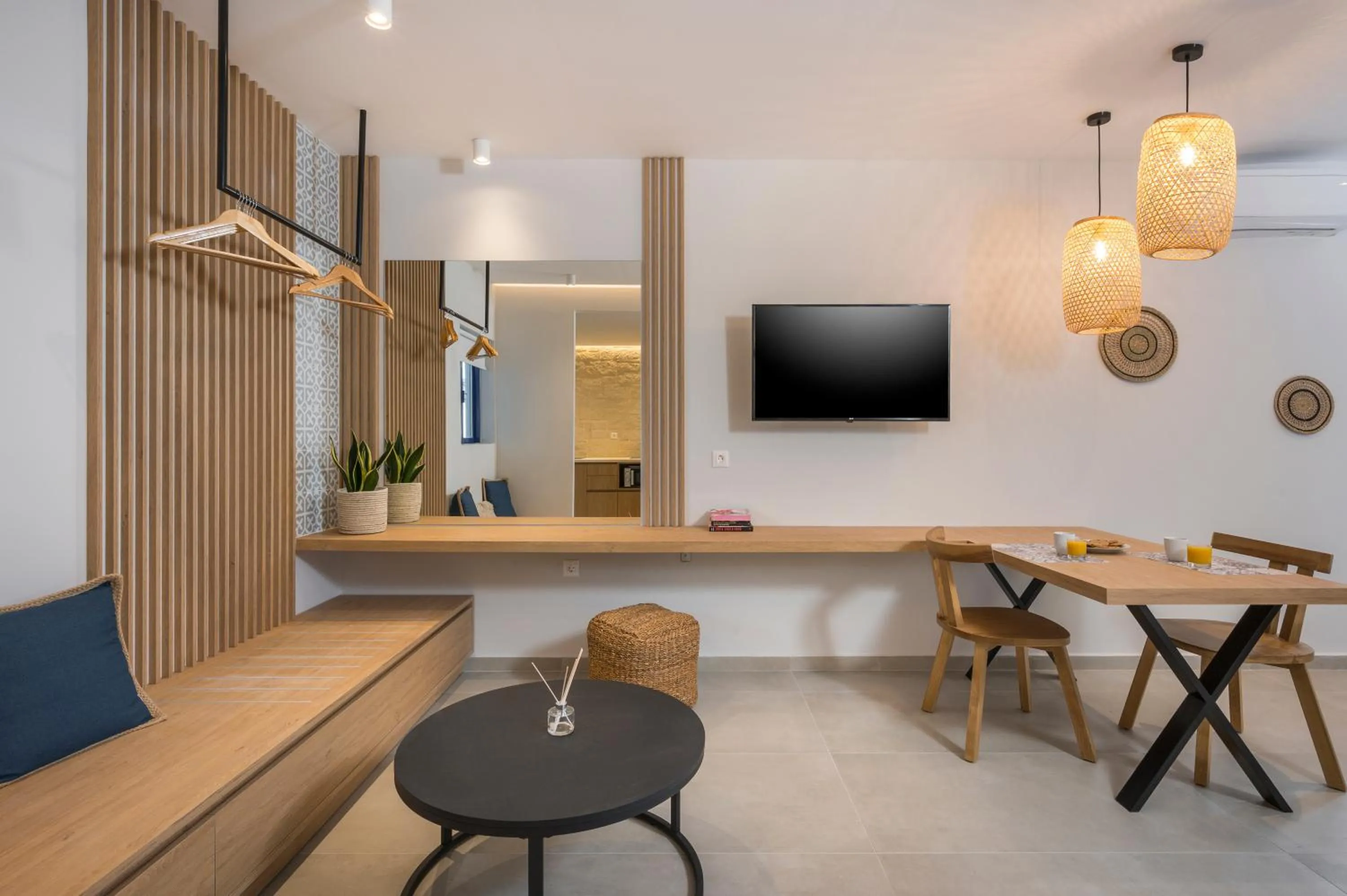 TV and multimedia in Esplanade Apartments - Heated Pool