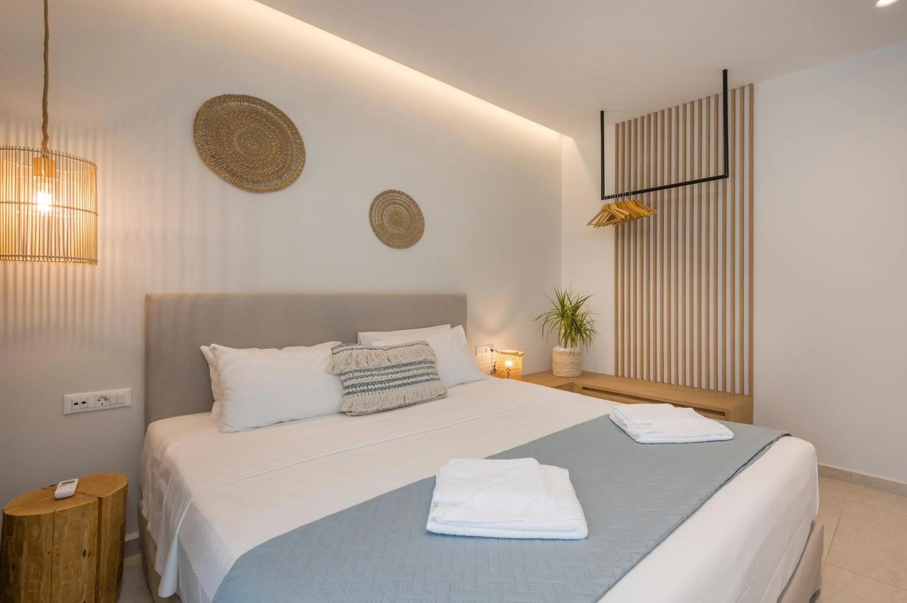 Bed in Esplanade Apartments - Heated Pool