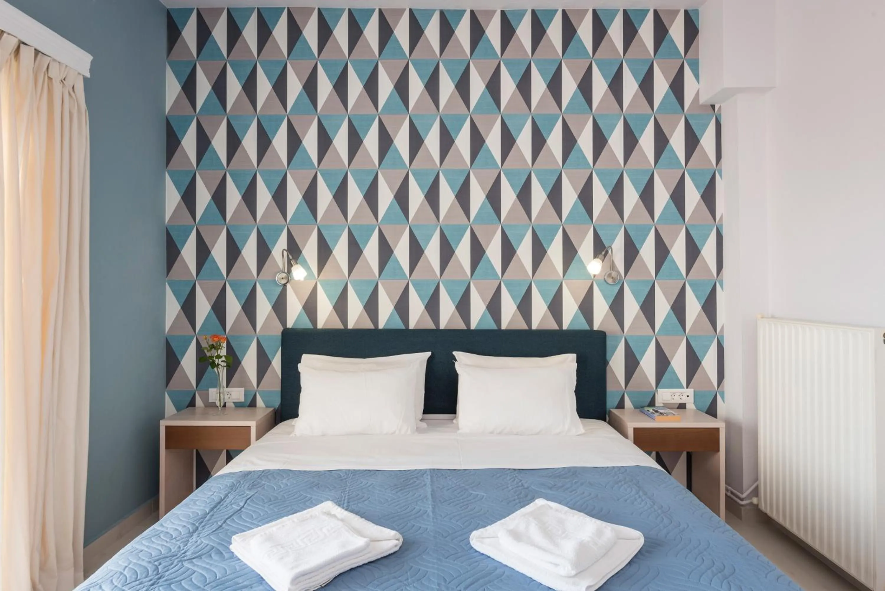 Bed in Esplanade Apartments - Heated Pool